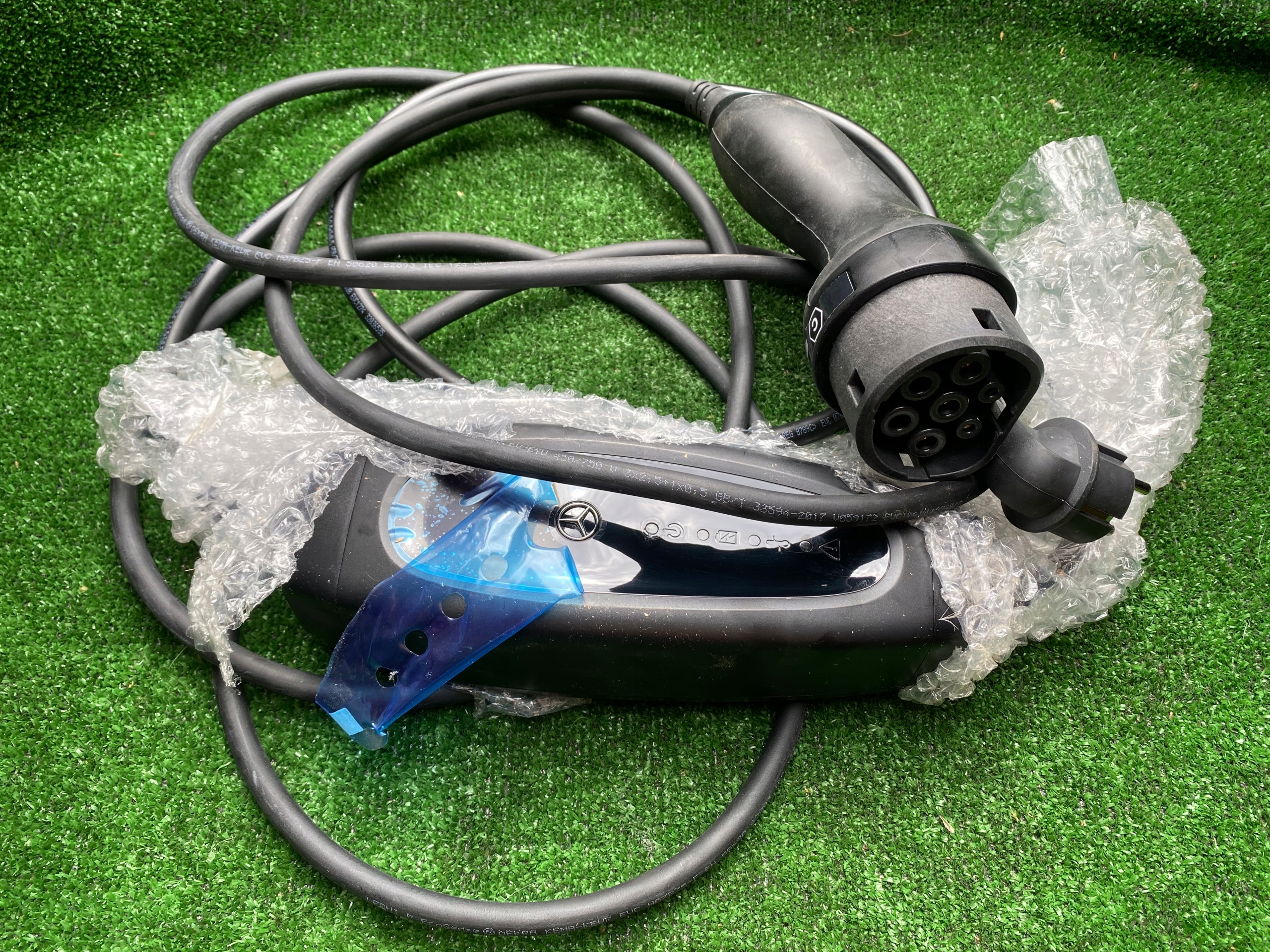 0005836004 - Зарядное устройство MERCEDES TYP2 новый 8A A0005836004