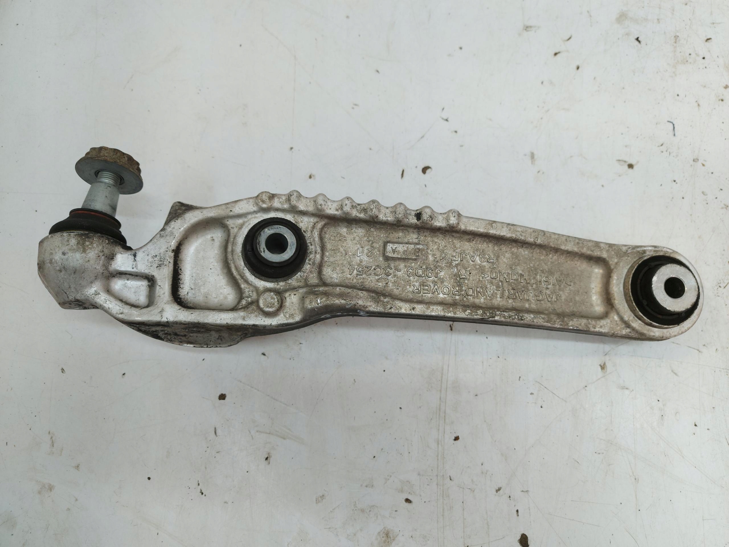 Range Rover VELAR L560 2.0d 2021r arm right front front oryg lower