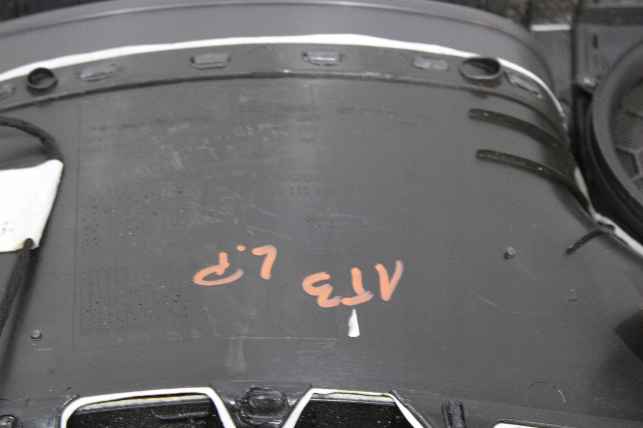 upholstery side door left front VW TOURAN 1T3 1T0 LIFT