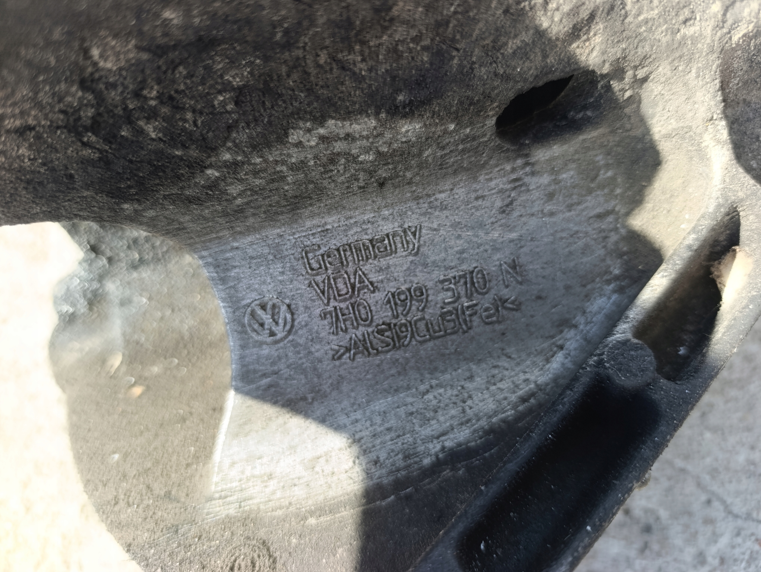 VW T5 2.5 TDI engine mount rear part BNZ 7H0199370N