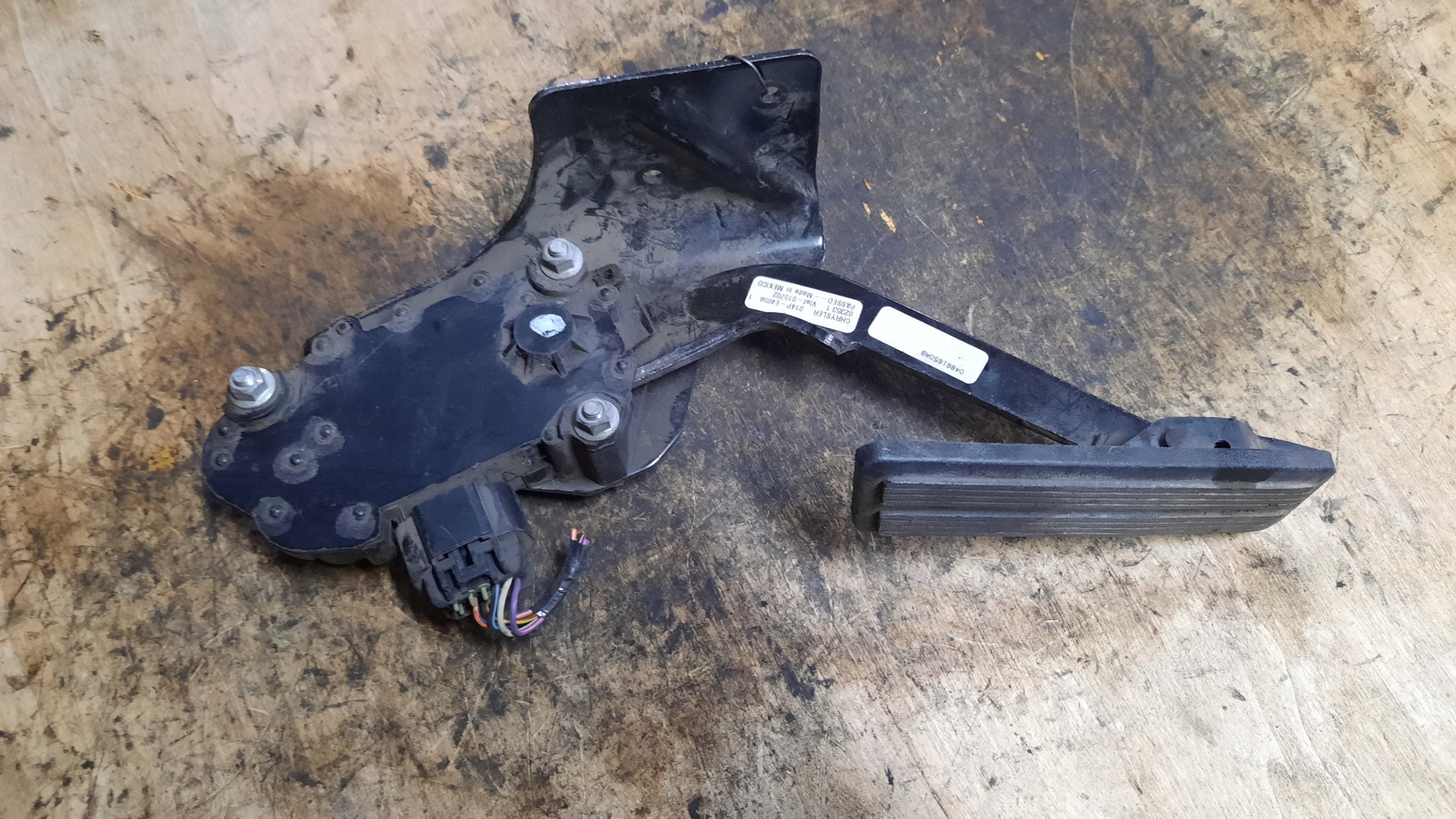 POTENCJOMETR GAZU CHRYSLER VOYAGER 2.8D 01-07R