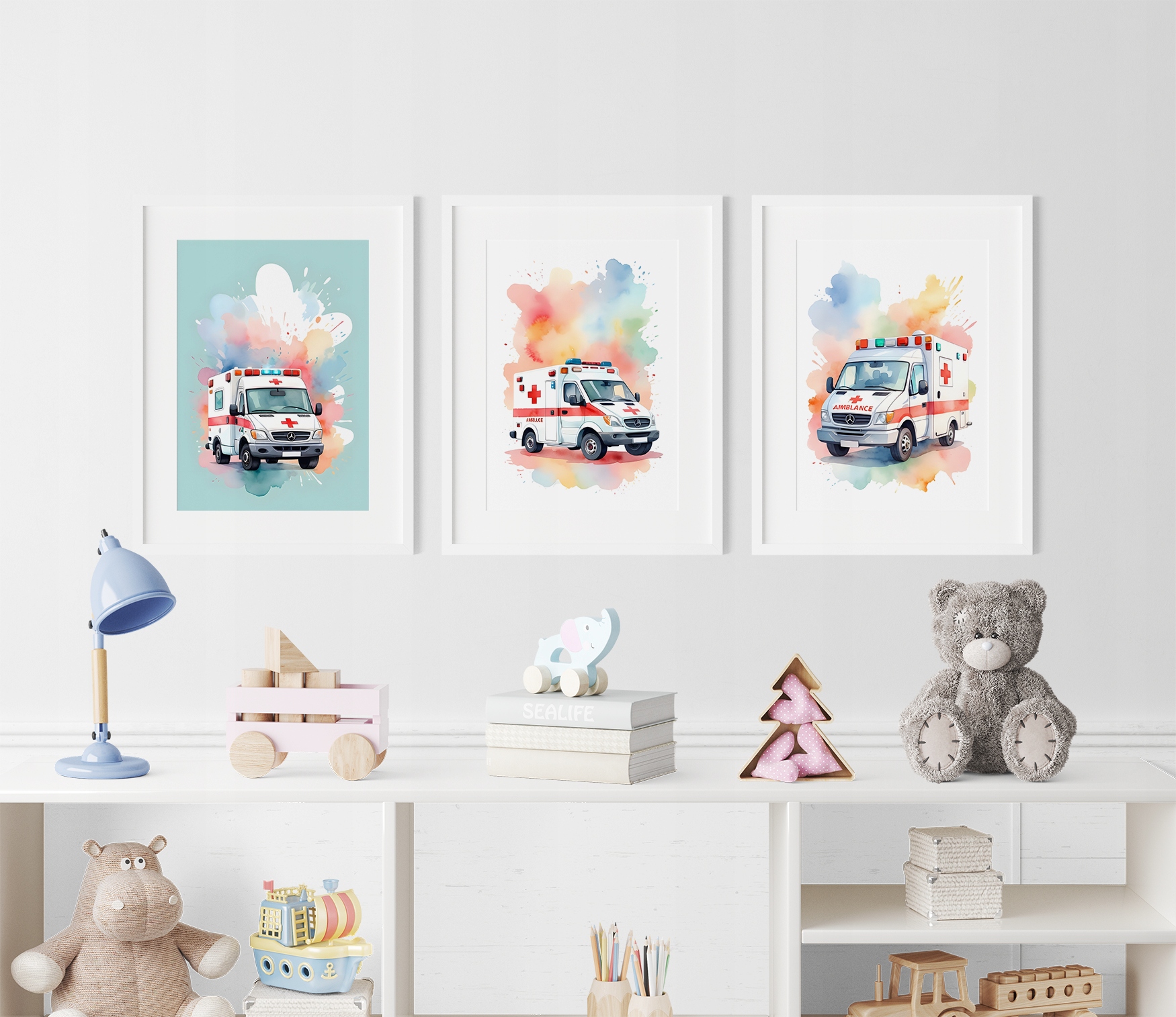 3 OBRAZKI DO POKOJU DZIECIĘCEGO A3 PLAKATY KARETKA POGOTOWIE IMIE PREZENT Długość 30 cm
