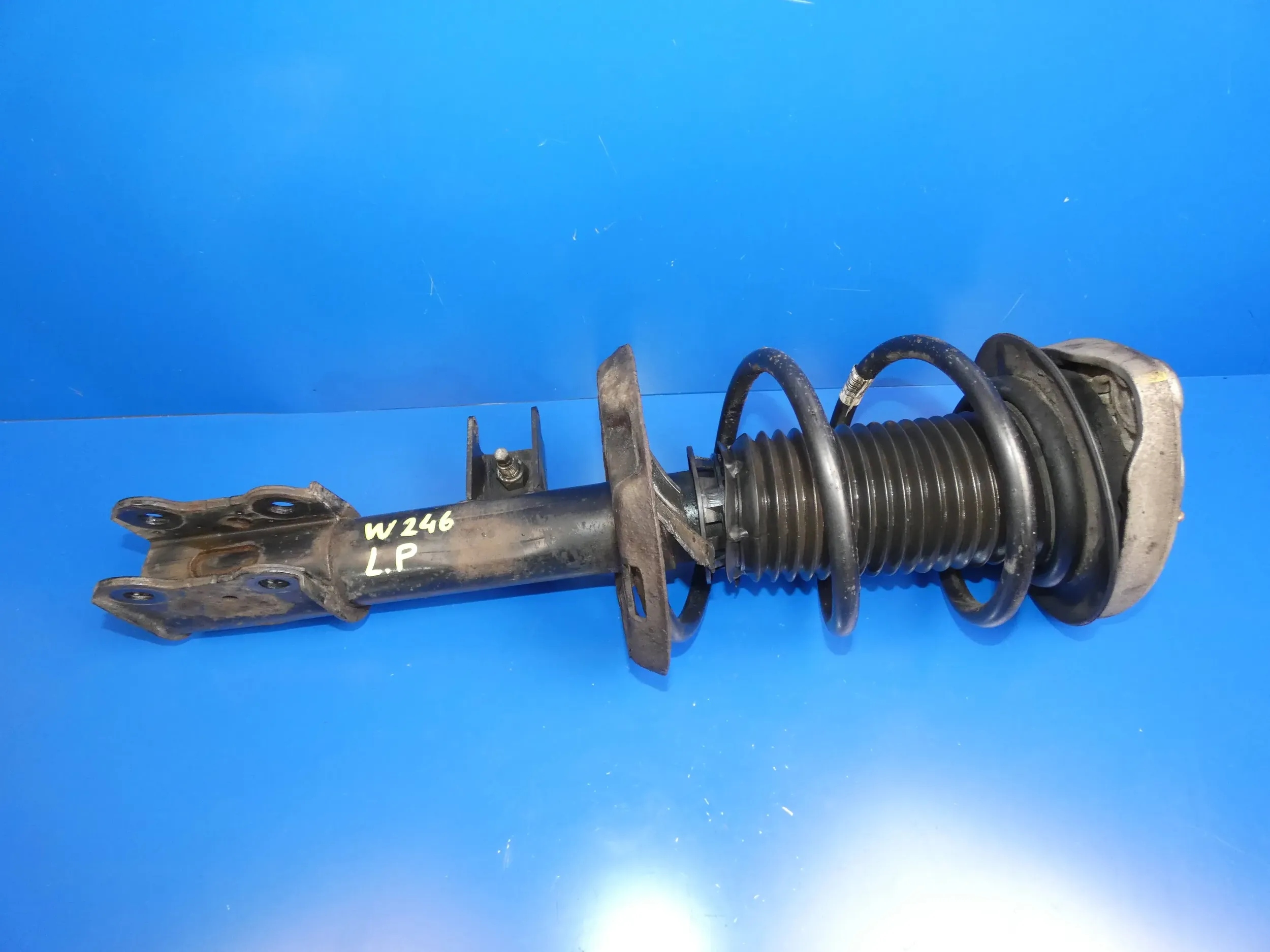MERCEDES B KLASA W246 shock absorber left front front