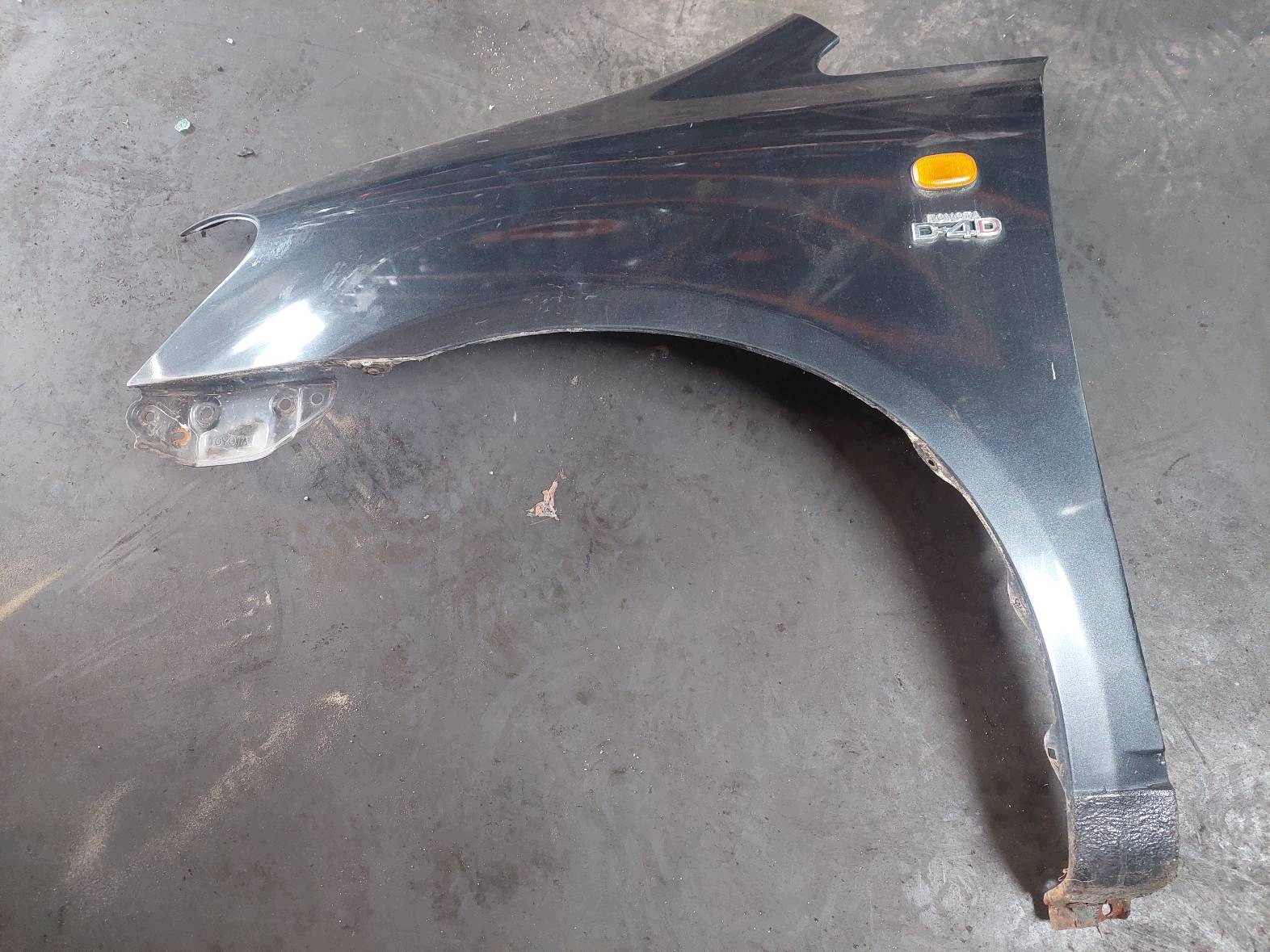 complete front bonnet bumper light fender TOYOTA AVENSIS VERSO and 1E2