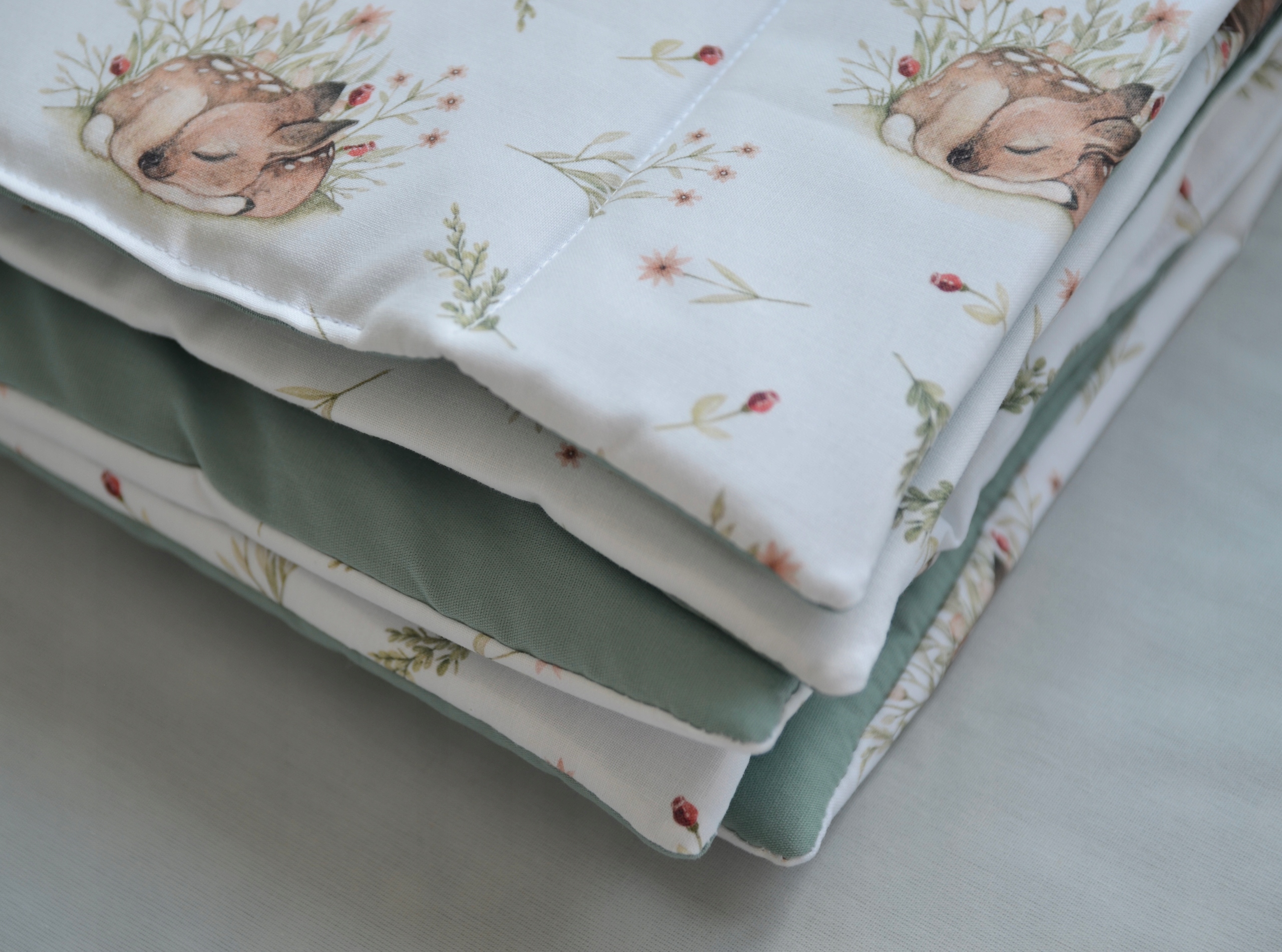 KOMPLET POŚCIELI DO WÓZKA LUB KOŁYSKI W SARENKI Długość poduszki 25 cm