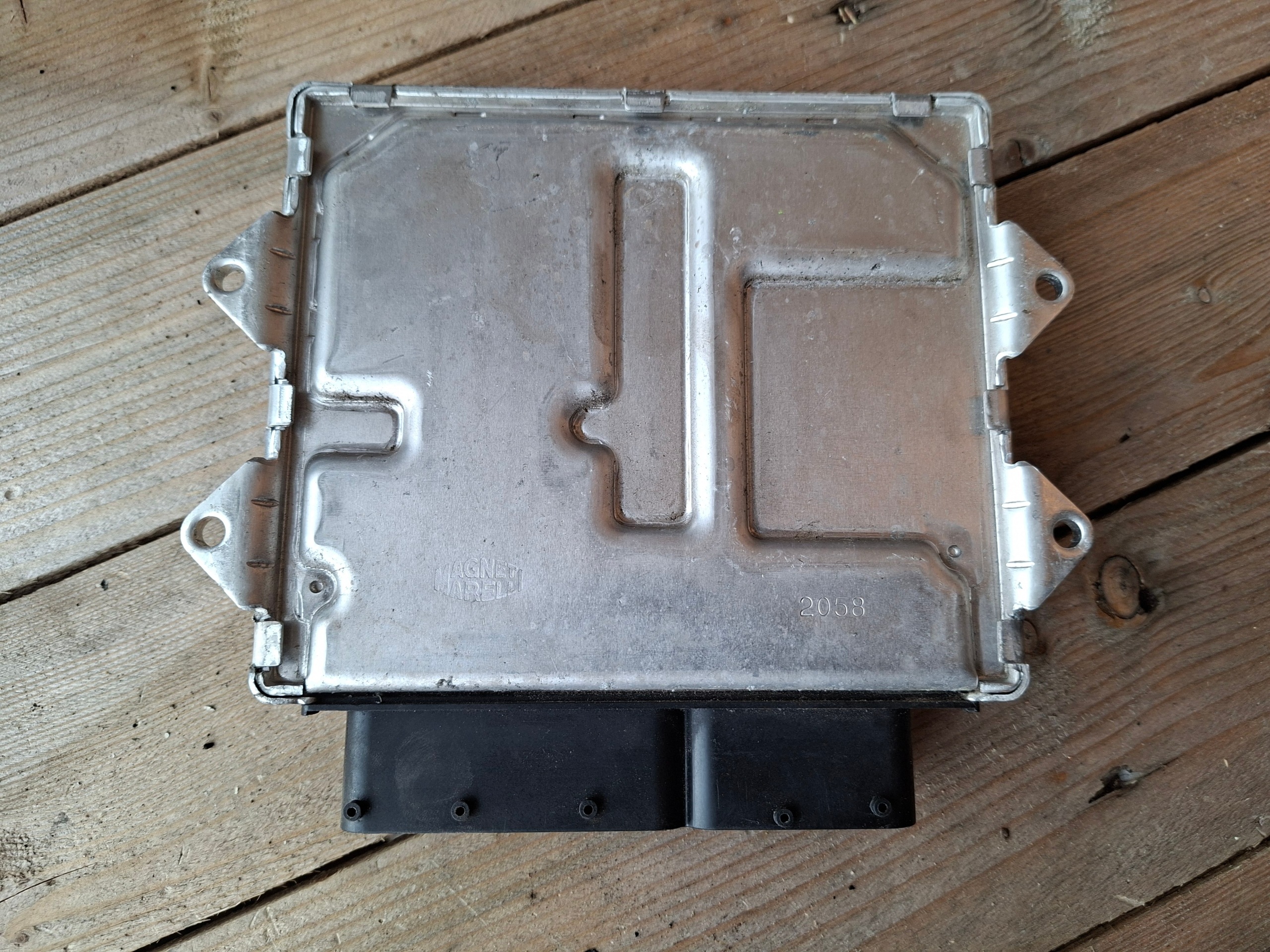 computer control unit of the engine FIAT 500 51910520