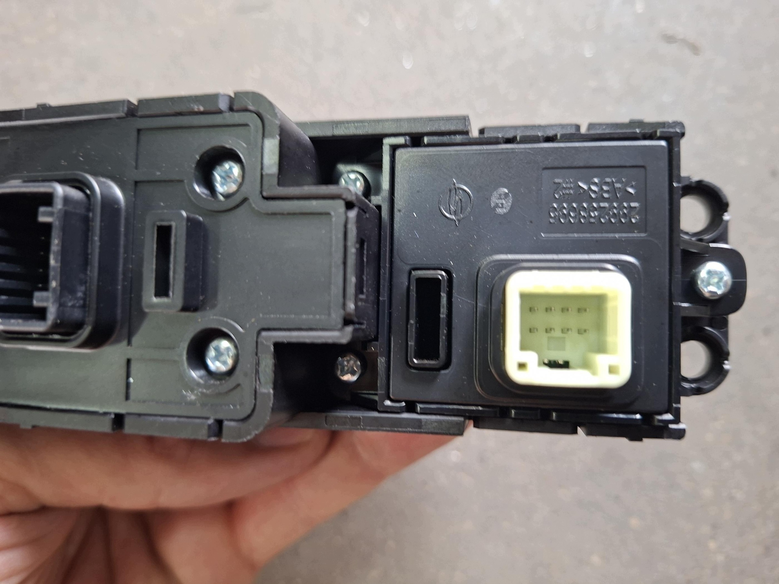 control panel switch brake electric SSANGYONG KGM TORRES EVX