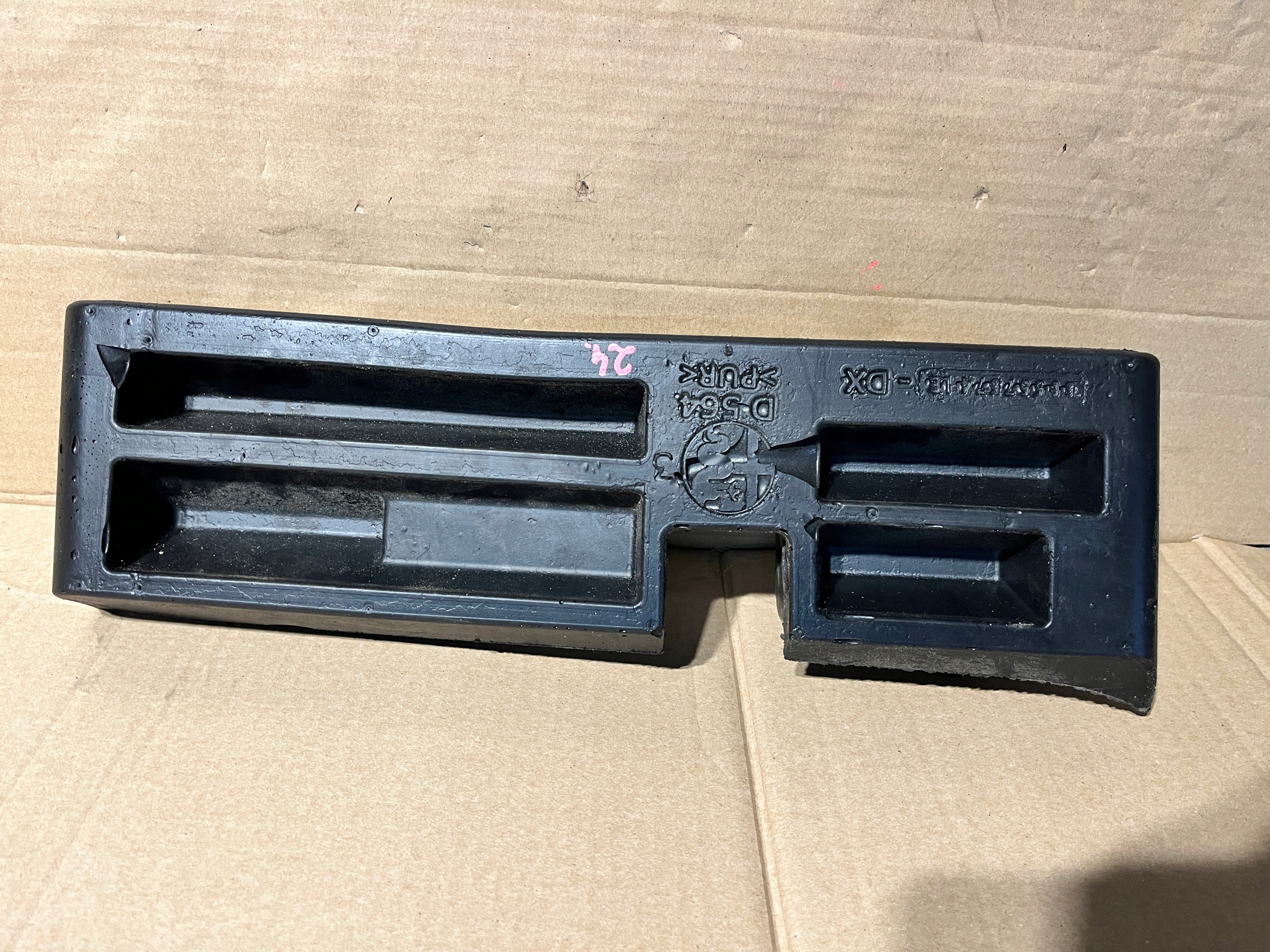 24 ALFA ROMEO STELVIO WYGŁUSZENIE PIANKA BŁOTNIKA PRAWA 50557574