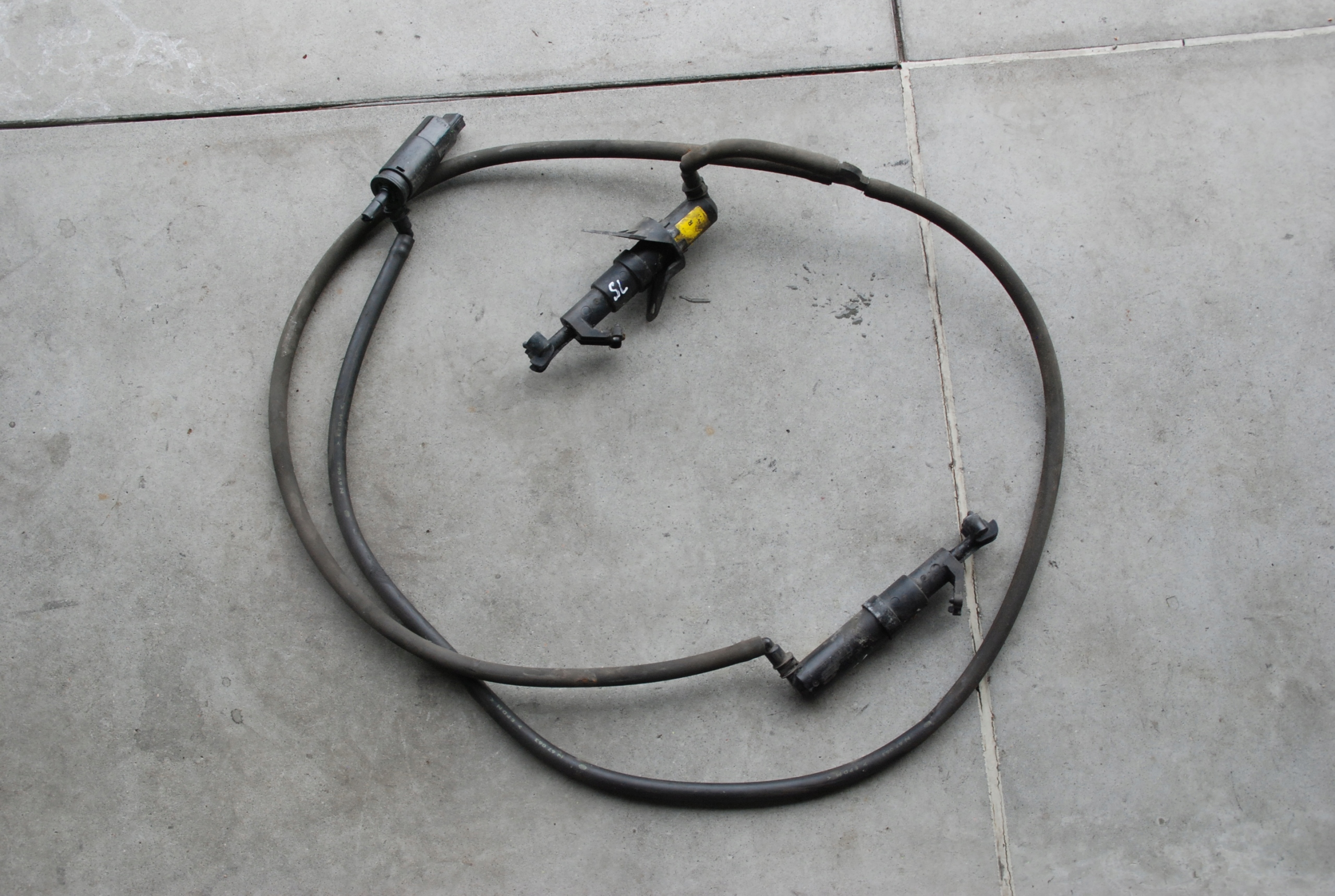 ОМИВАЧ ФАРИ L / ПРАВ. КОМПЛЕКТ MERCEDES СЛ R230