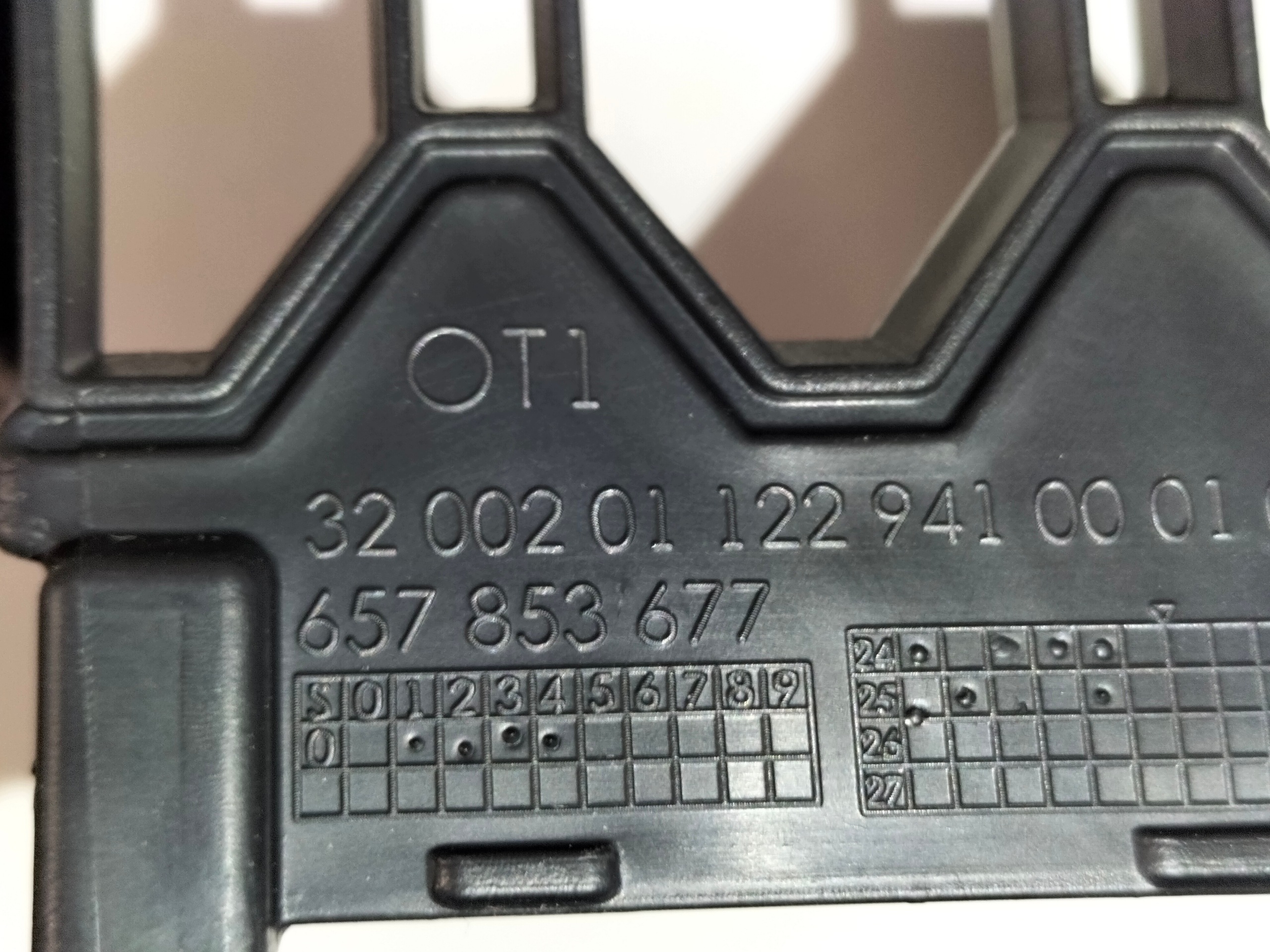 grill lüftungsgitter der stoßstange vorne vorne mitte SKODA SCALA 19