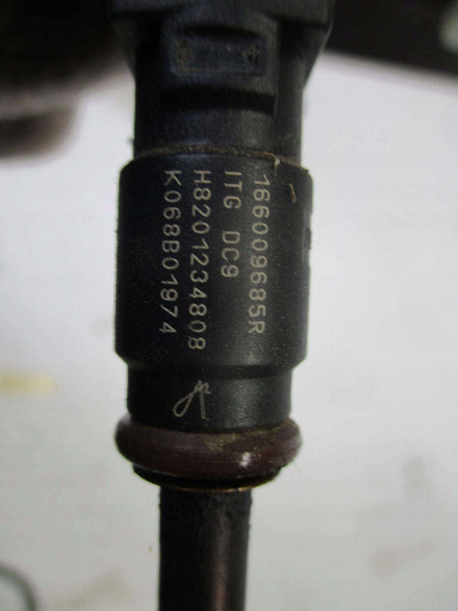 injection ramp SMART 1,0i 175202322R