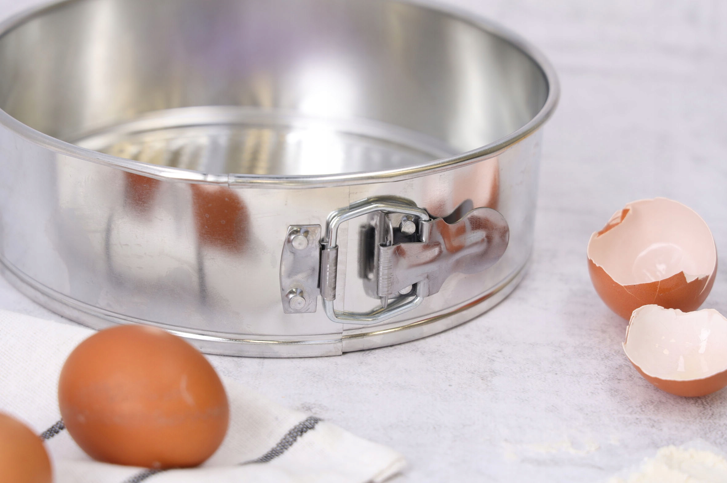 TORTOWNICA BLACHA DO PIECZENIA OKRĄGŁA 22 CM DLA TORTÓW I CIAST UNIWERSALNA Długość 22 cm