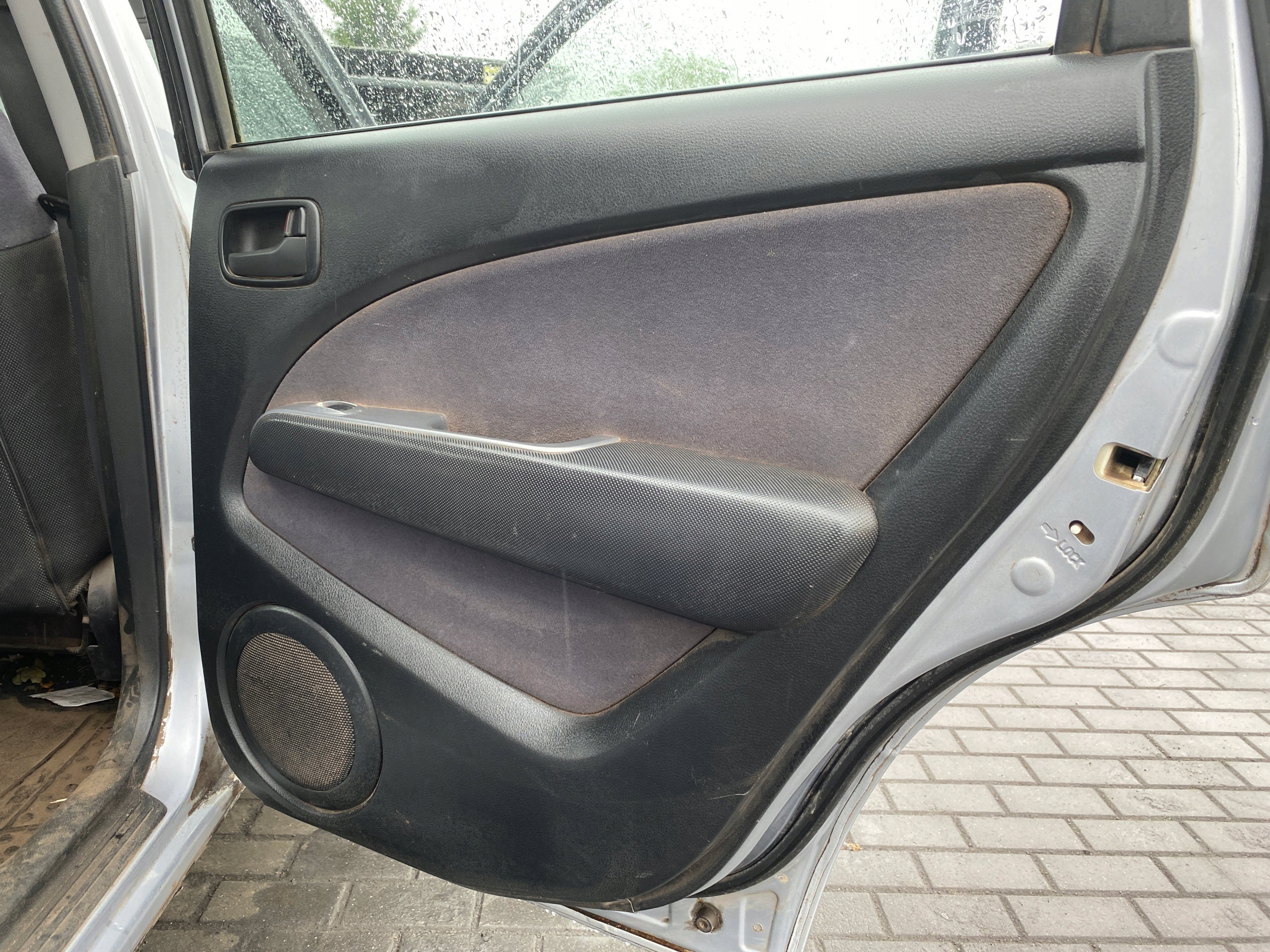 upholstery right side side right rear Mitsubishi Outlander 1 and 03-06