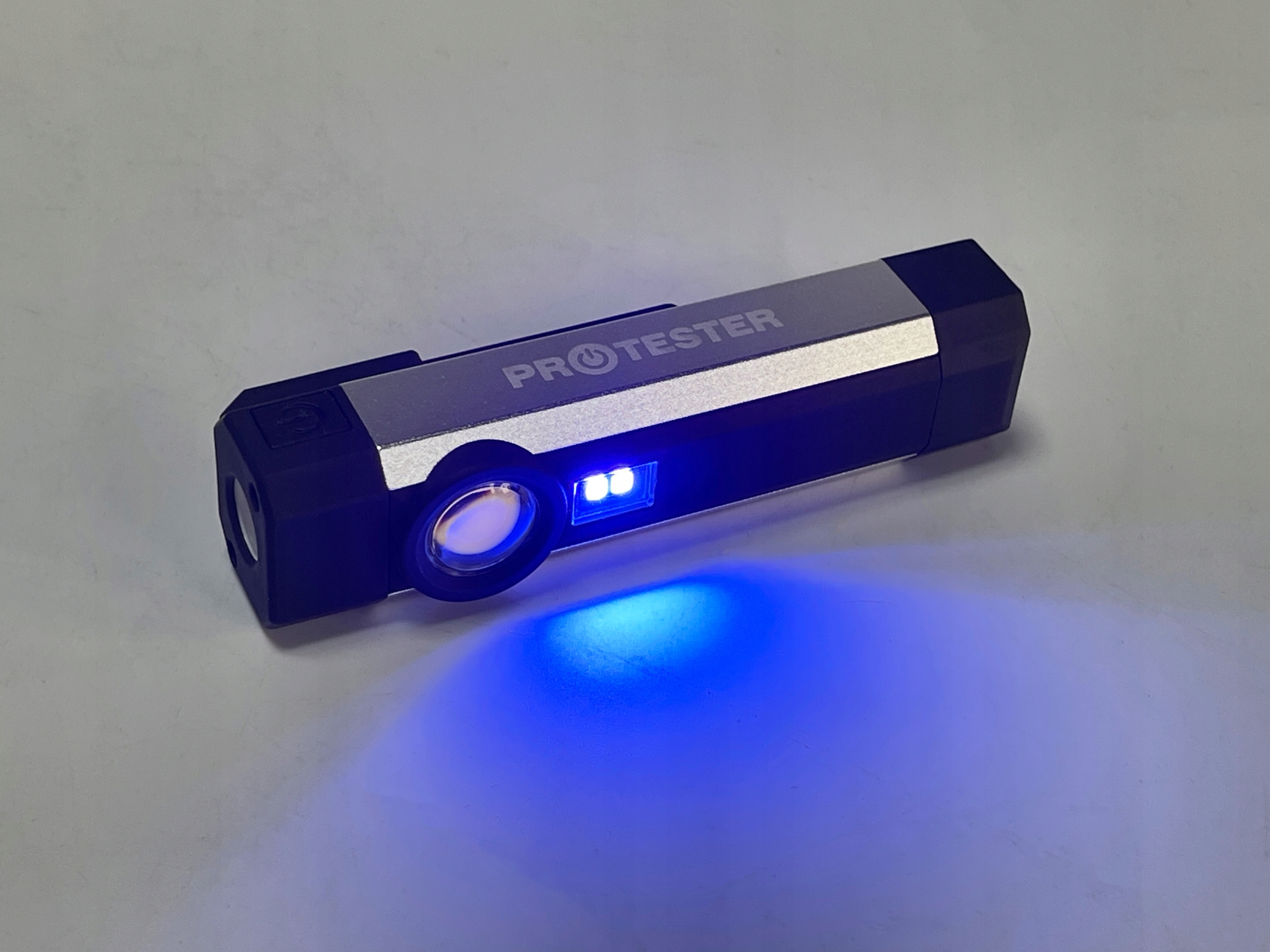 LATARKA LED COB WARSZTATOWA ROBOCZA WIELOFUNKCYJNA Z MAGNESEM LAMPA Z UV Marka PROTESTER