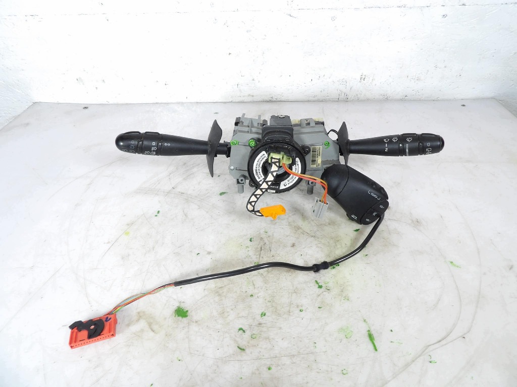 RENAULT SCENIC et commande levier commodo sous volant 54034960A