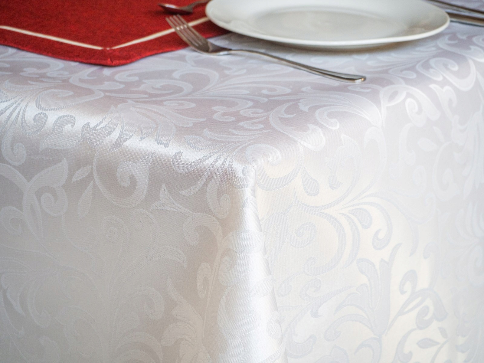 OBRUS PLAMOODPORNY STÓŁ 140x220 BIAŁY 100 % JAKOŚĆ Kod producenta IF 0017