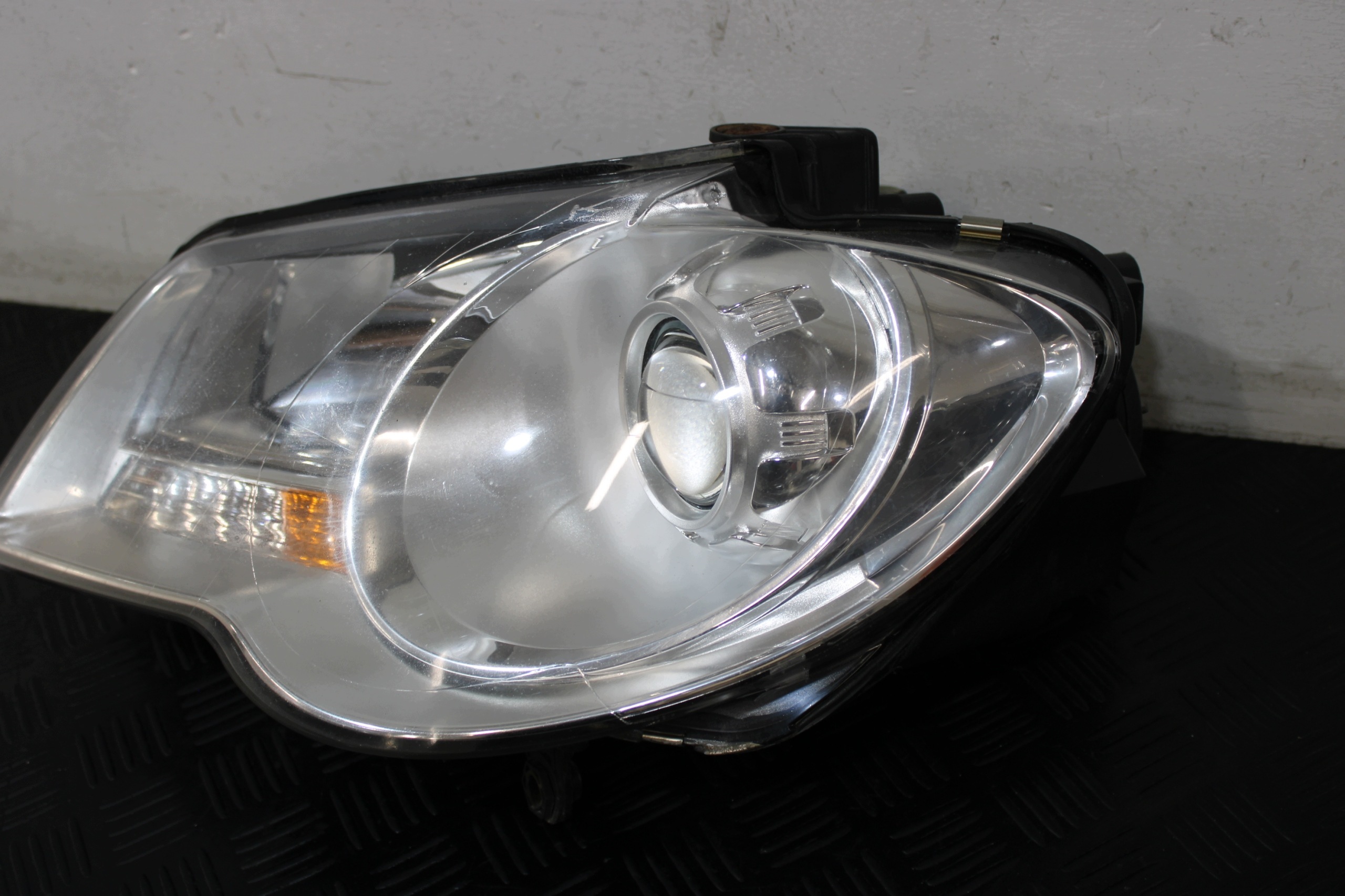 light left front DEPO VW TOURAN 1T0 1T FL 1,9 TDI