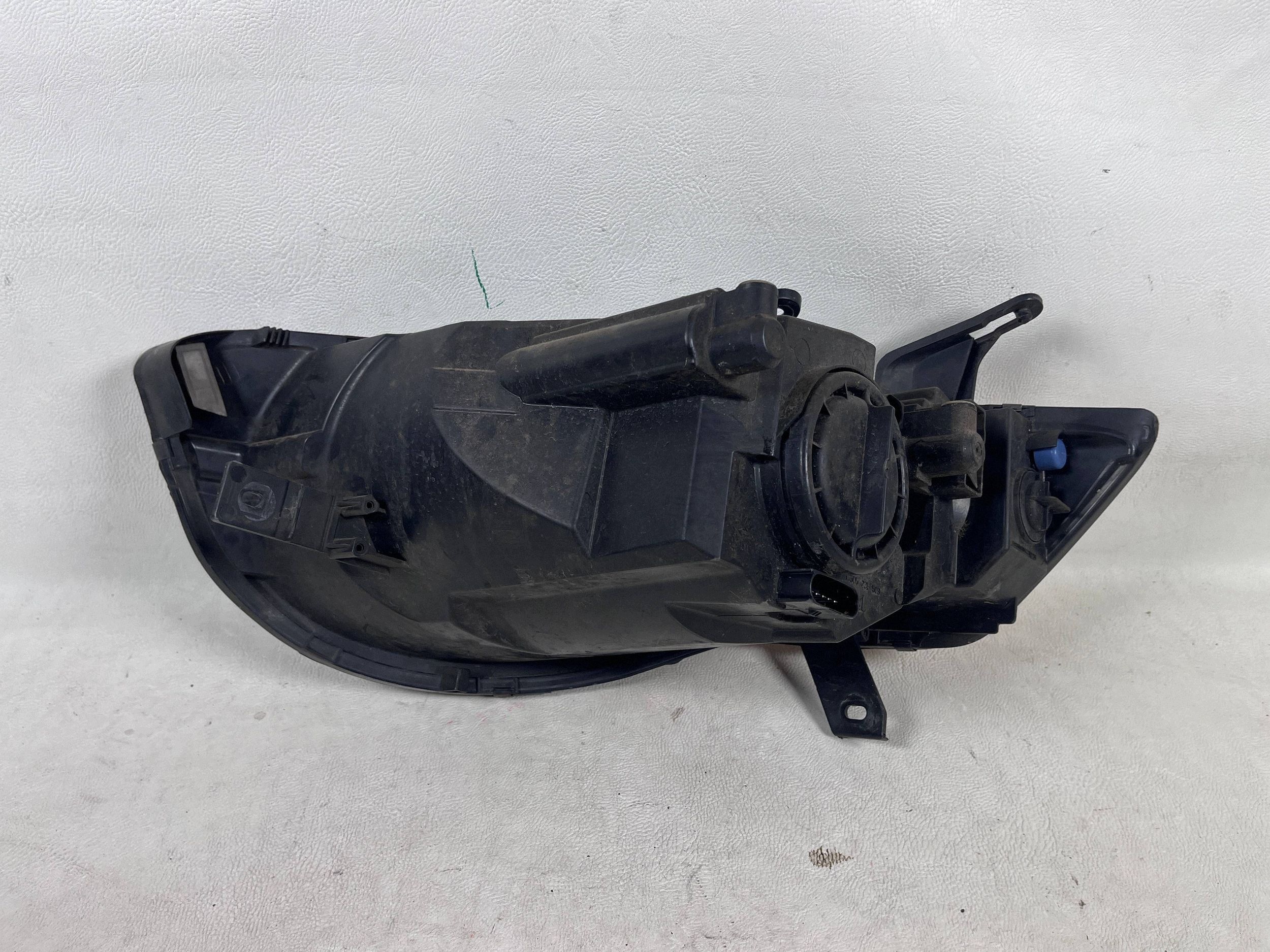 Mitsubishi Colt 09- light right front front