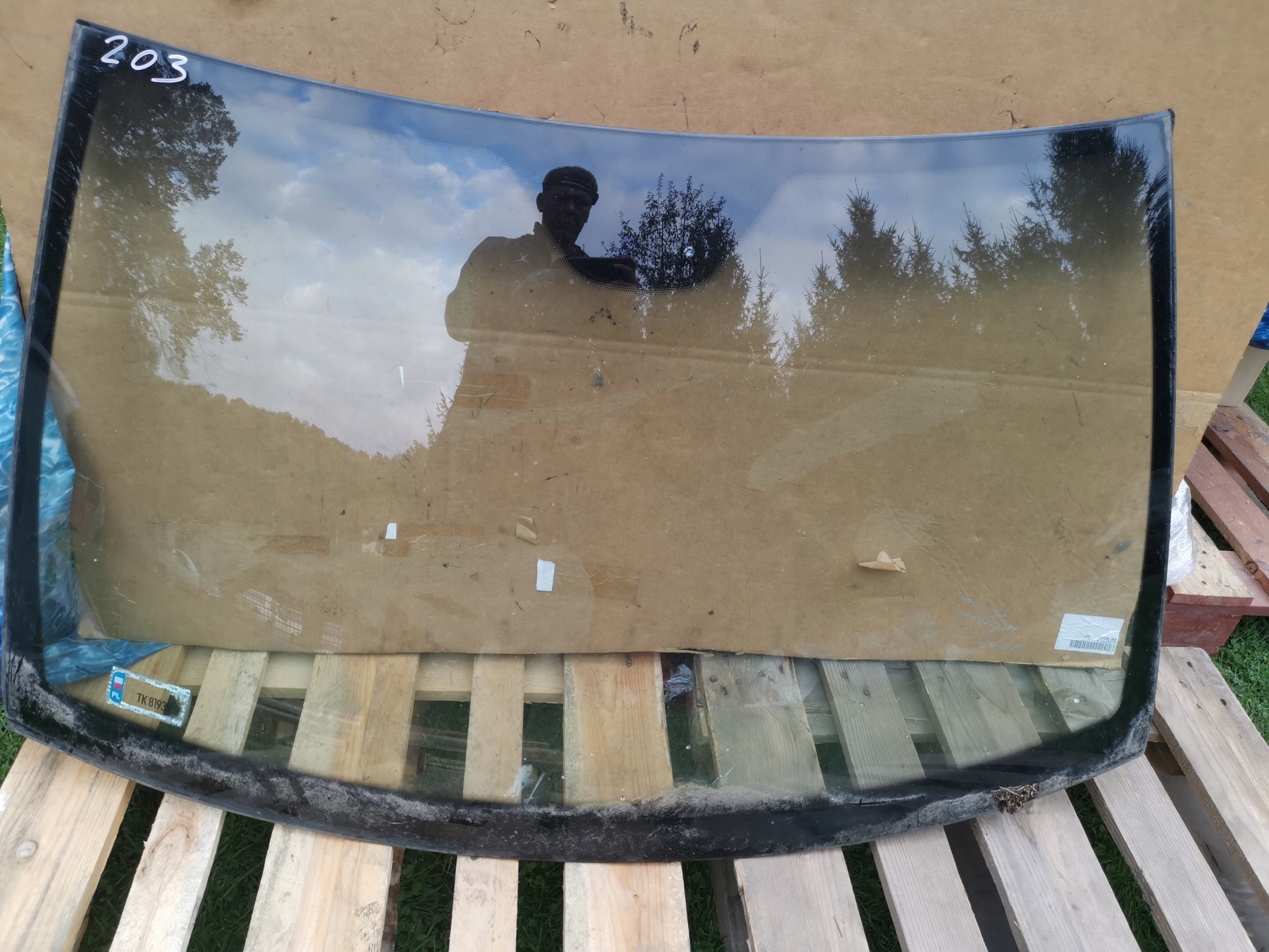 window front iron MERCEDES W203 c klasa