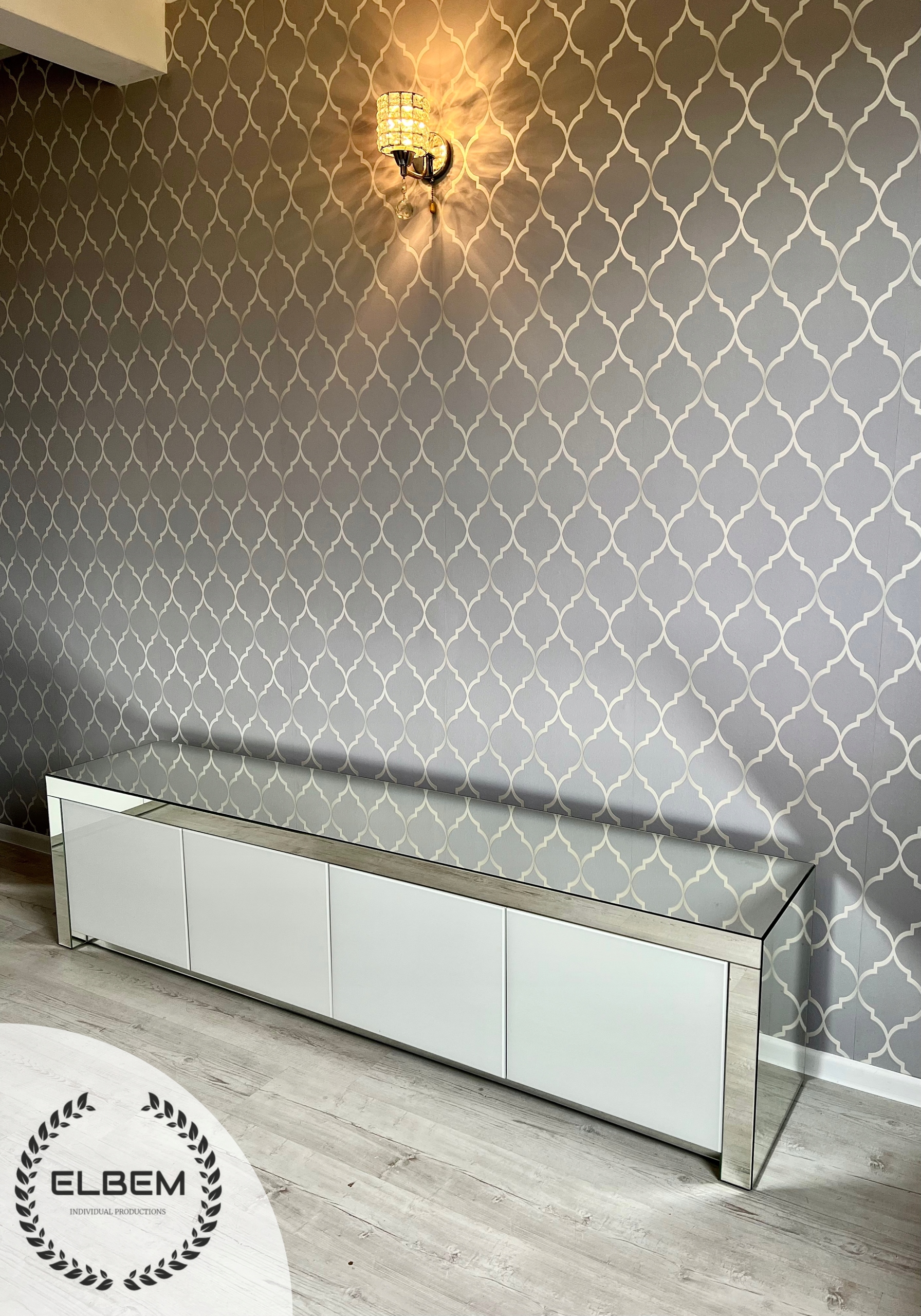 Lustrzana szafka RTV Glamour - 140cm Marka inna