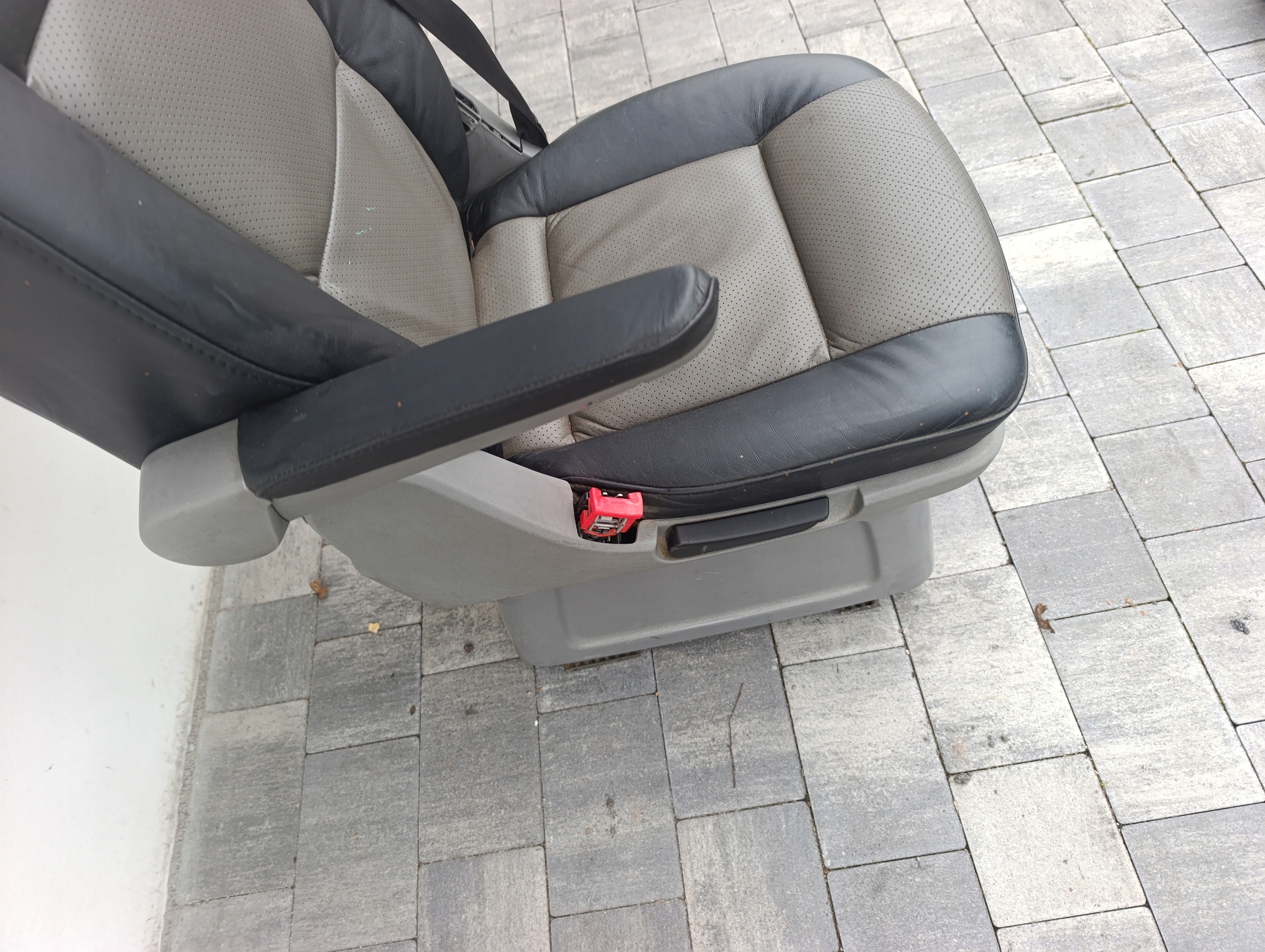 VW T5 T6 MULTIVAN Sitz drehend DRUGI/TRZECI RZAD Leder