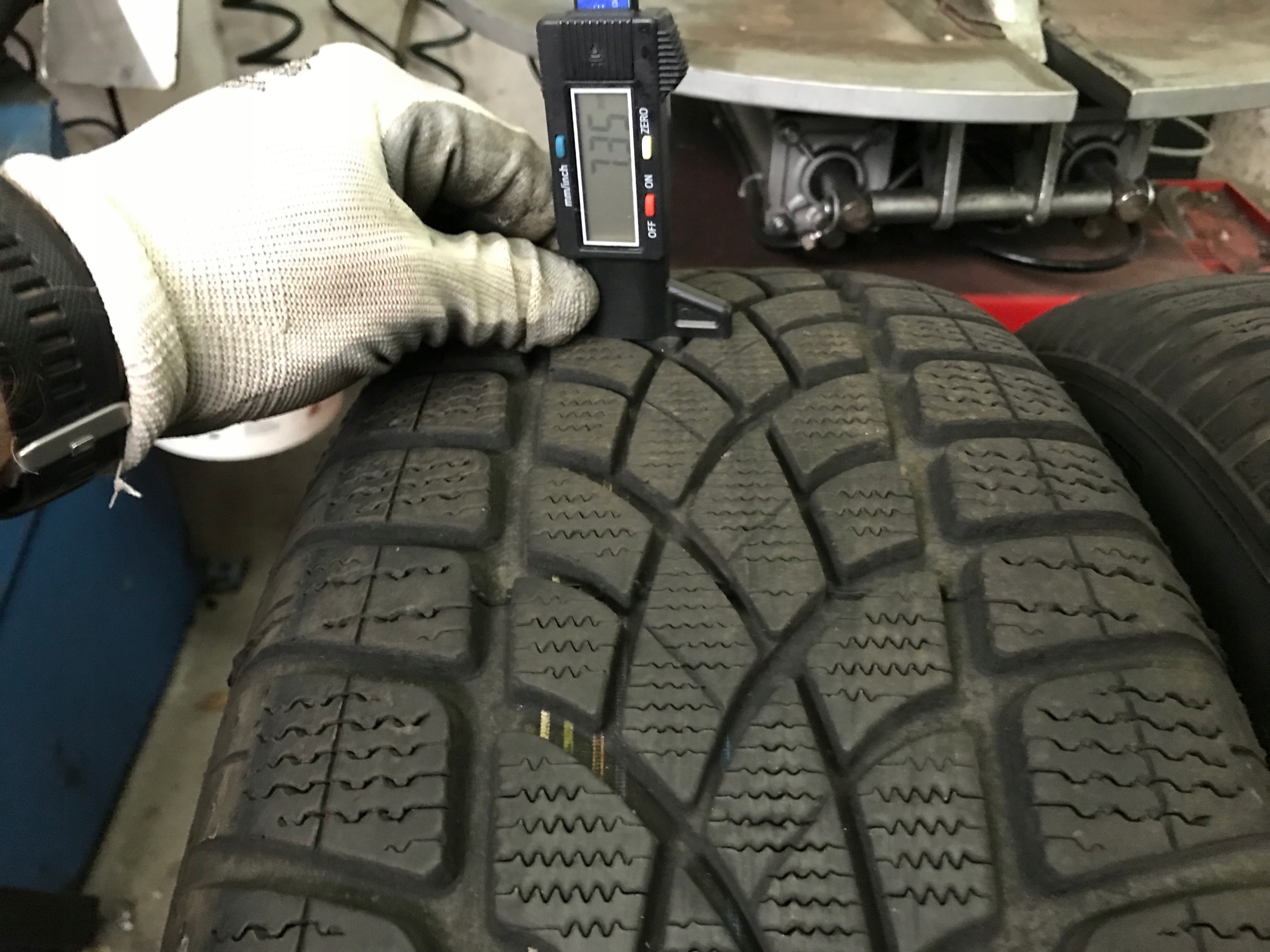 2 tyres winter 235/55R18 DUNLOP WINTER 3D as new