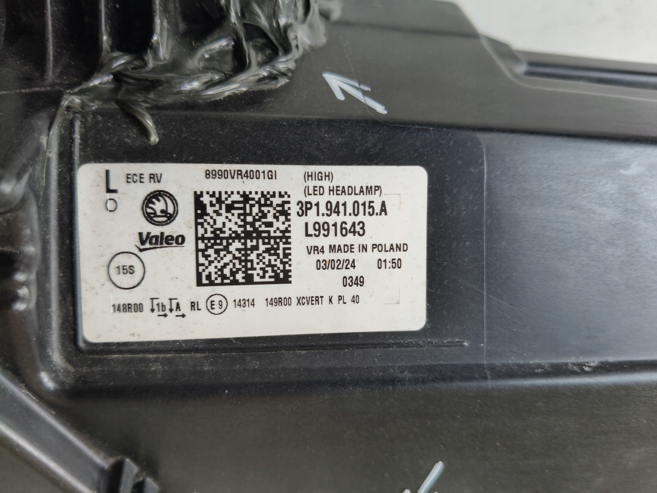 light left REFLEKTOR SKODA SUPERB IV 4 3P 3P0 23- FULL LED