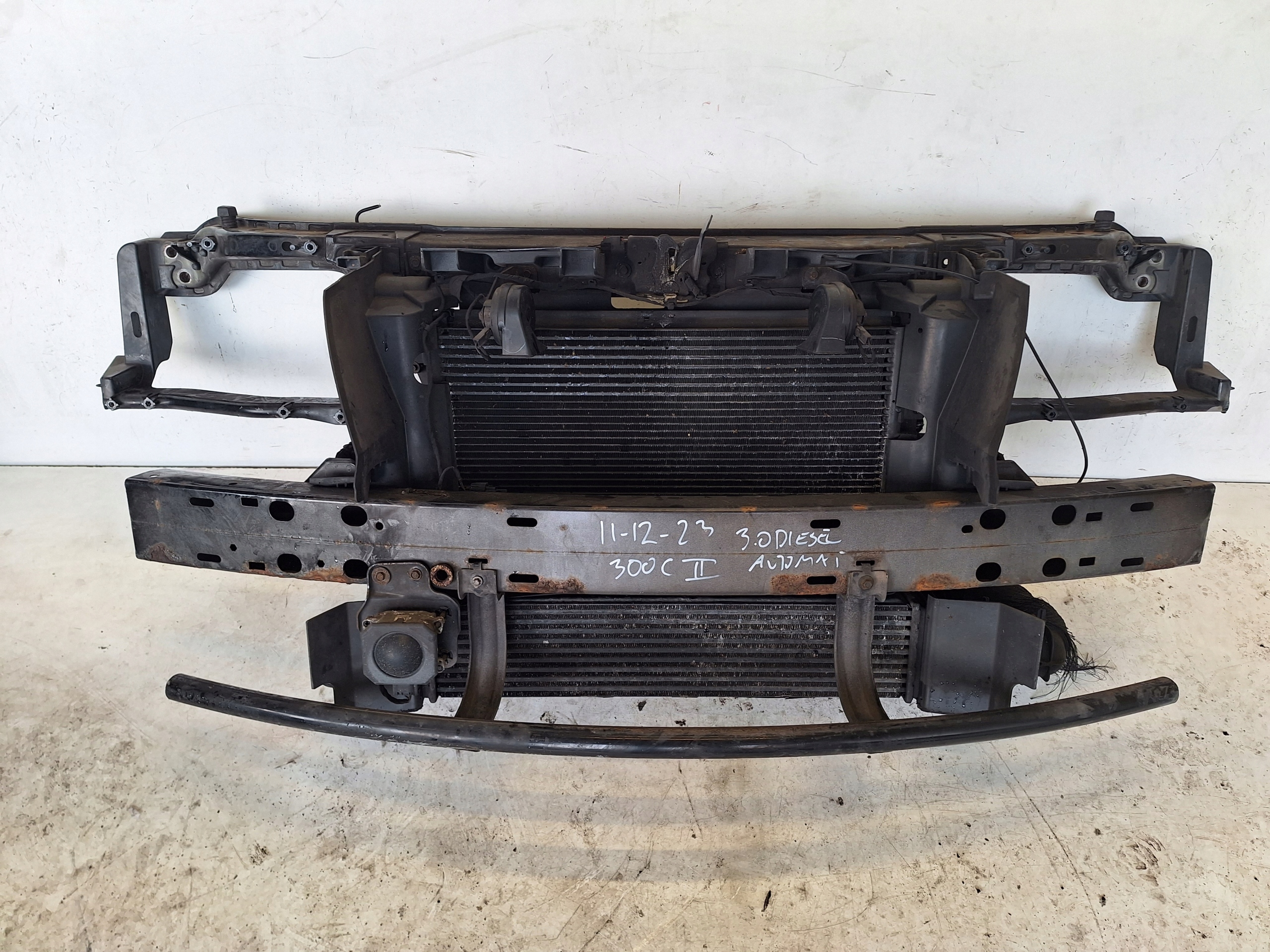 CHRYSLER 300C 11-15 support panel for radiators 3.0 CRD AUTOMAT