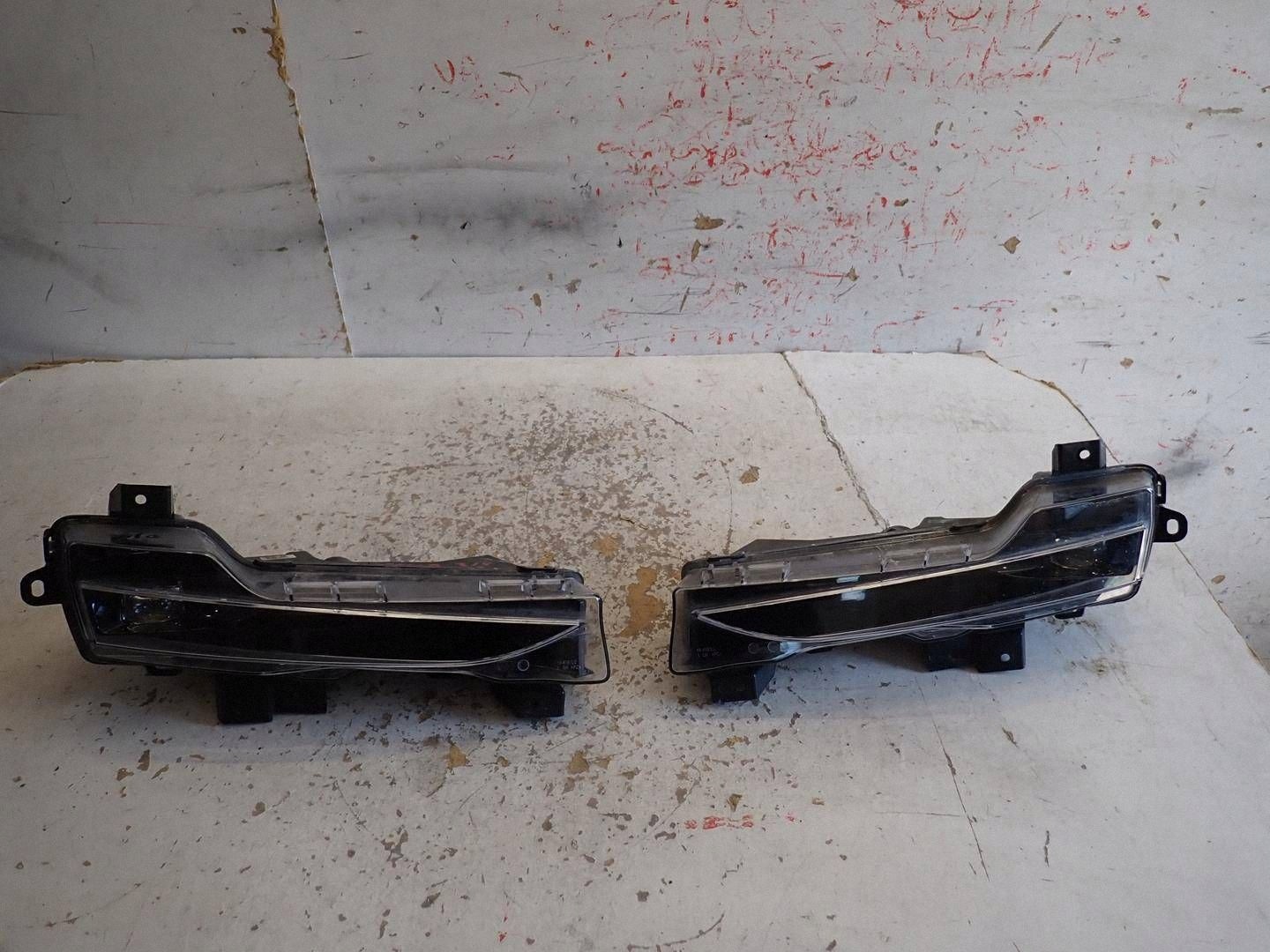 Nebelscheinwerfer rechts TESLA 3 2017- 1624798-00-A