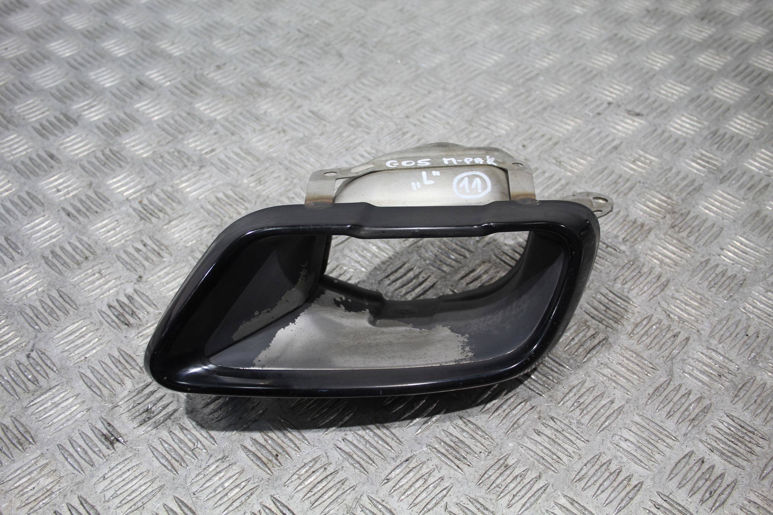 Наконечник выхлопа левый BMW X5 G05 8078669