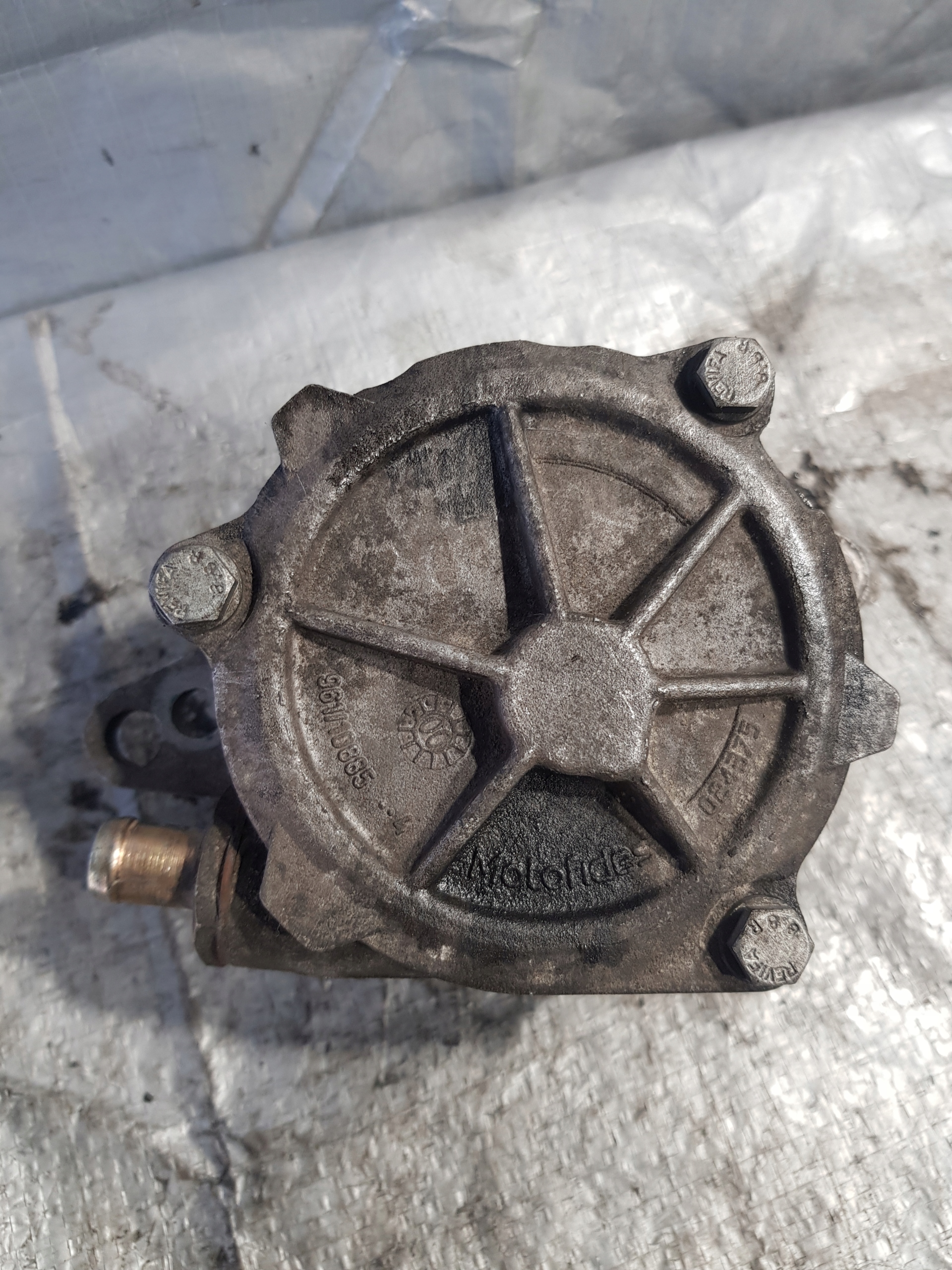 Pompa VACUM BMW E46 FL 2.0 D 961/10885