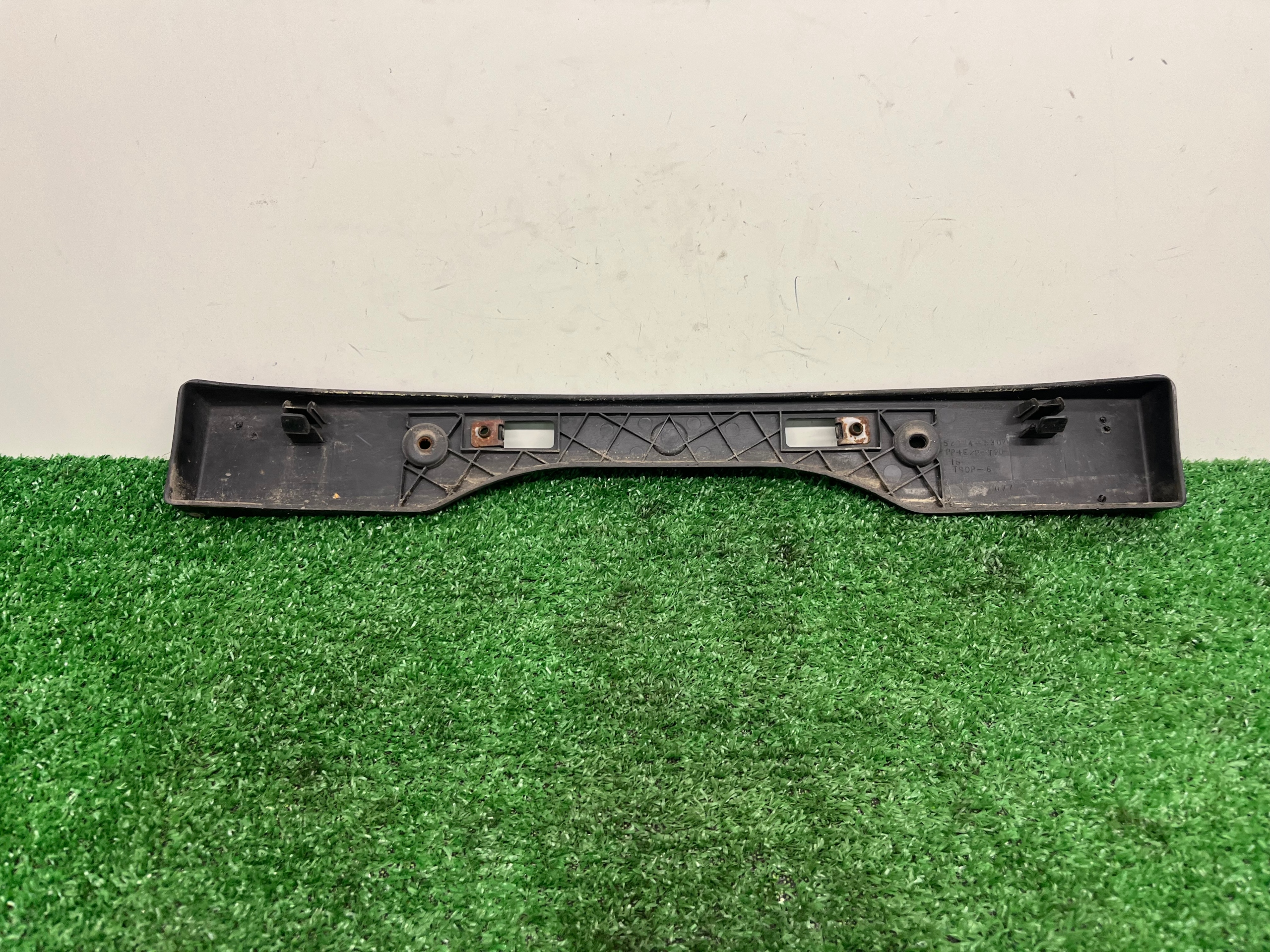 pad below TABLICE holder console LEXUS IS 220D 52114-5307