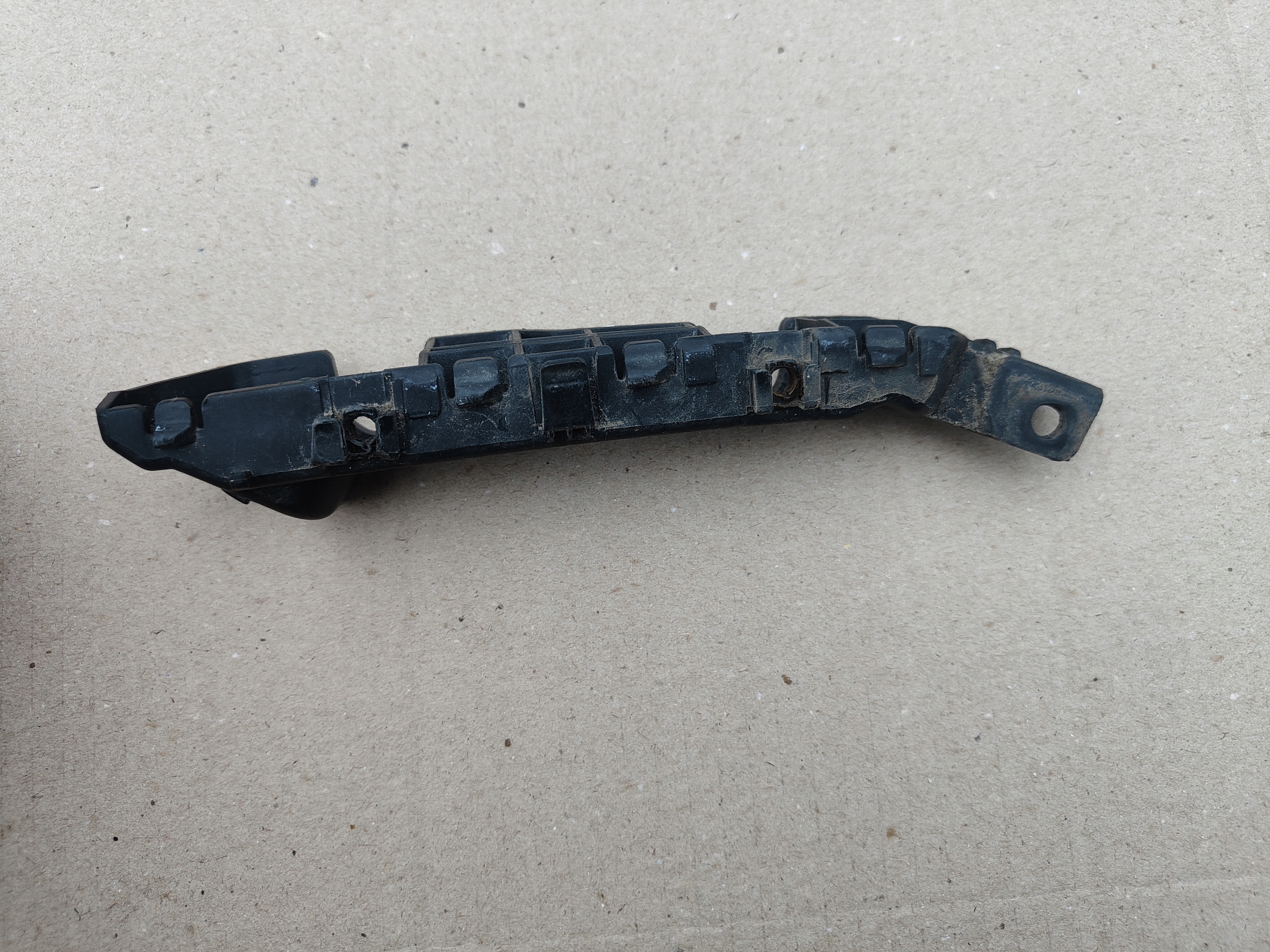 БАМПЕР ПЕРЕДНІЙ ПРАВИЙ ПЕРЕДНІЙ 12-KIA CEED II