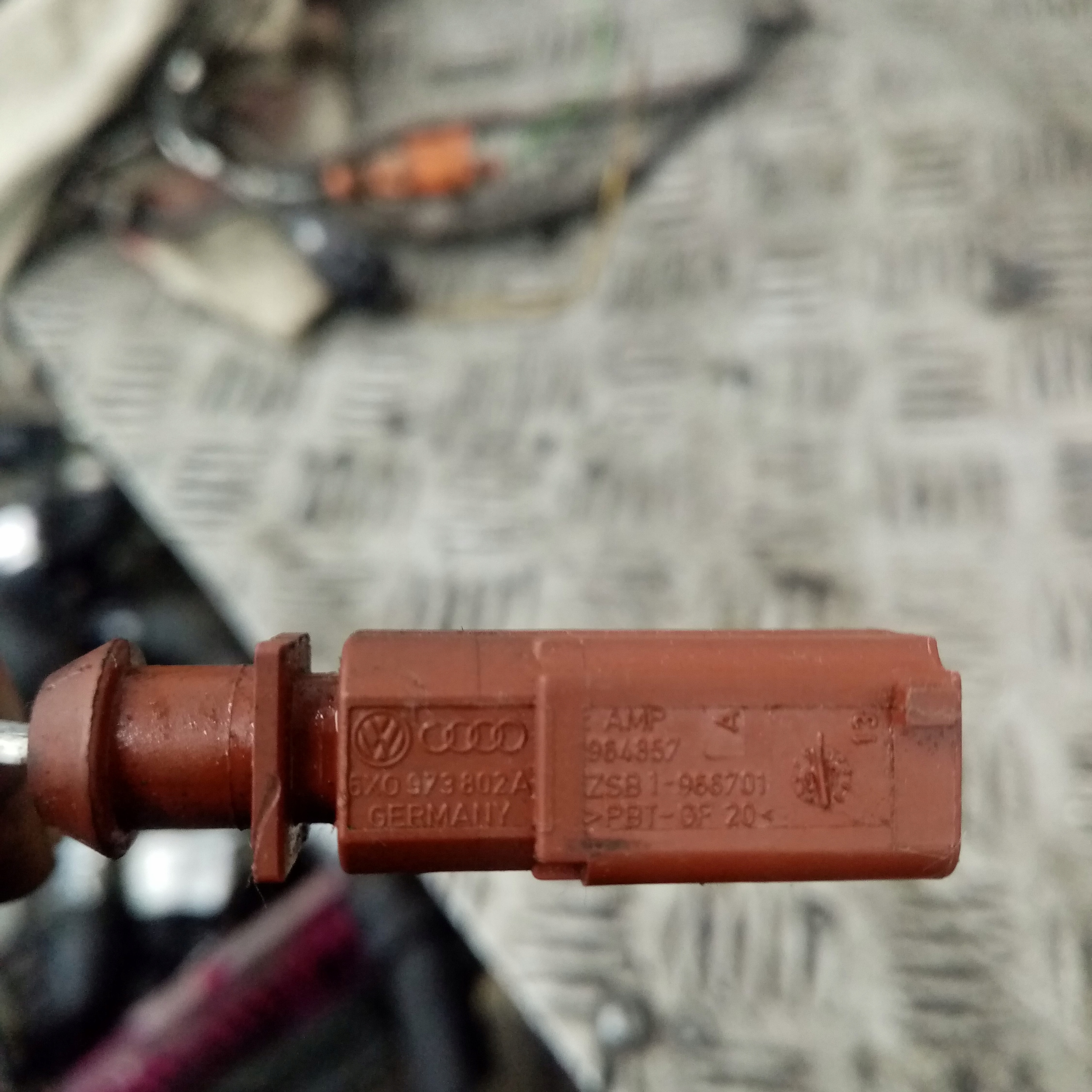 Sensor TEMPERATURY Gase AUDI A6-C5 5X0973802A