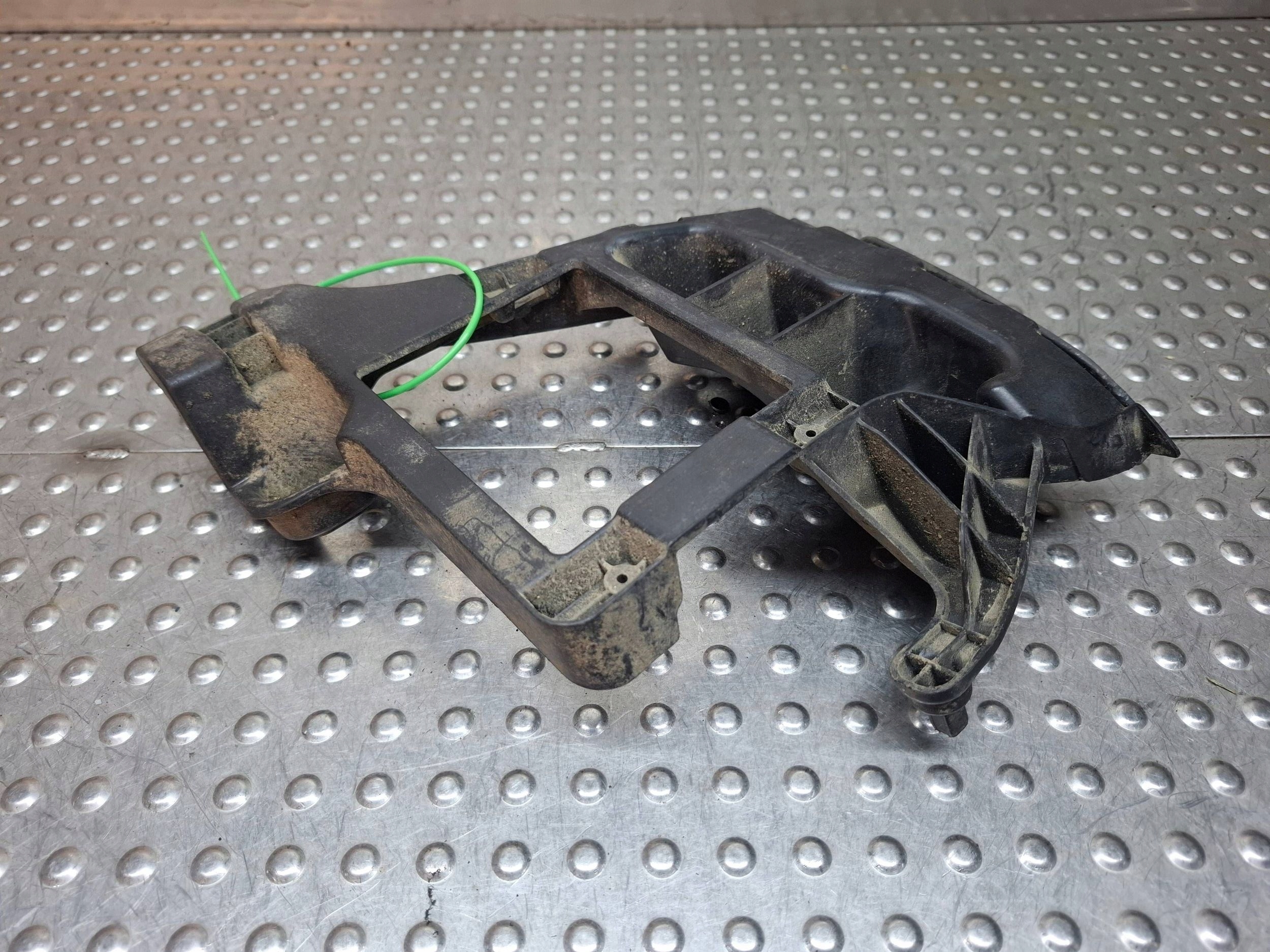 bumper bracket rear part right 4G9807394 AUDI A6 C7
