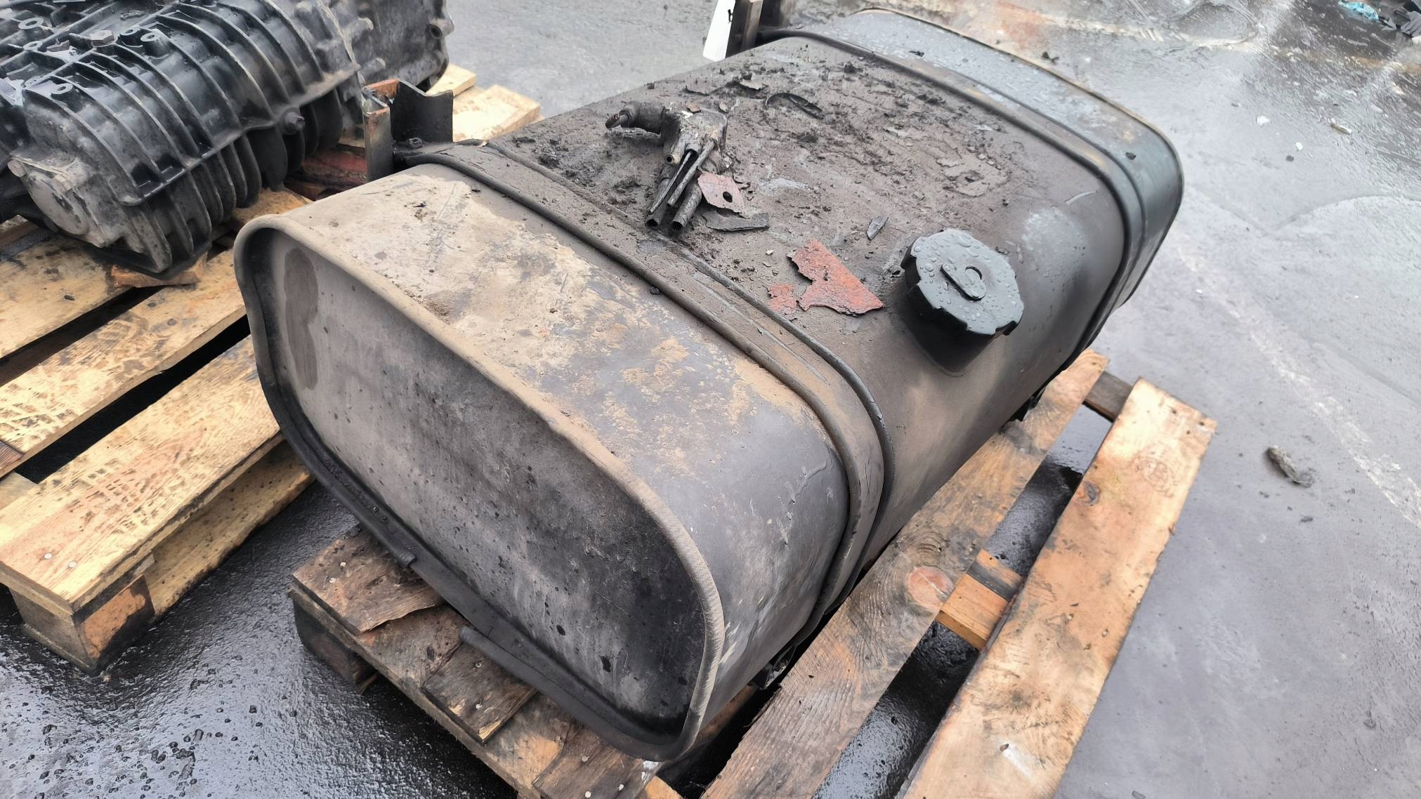 Réservoir carburant MAN TGL 12.210