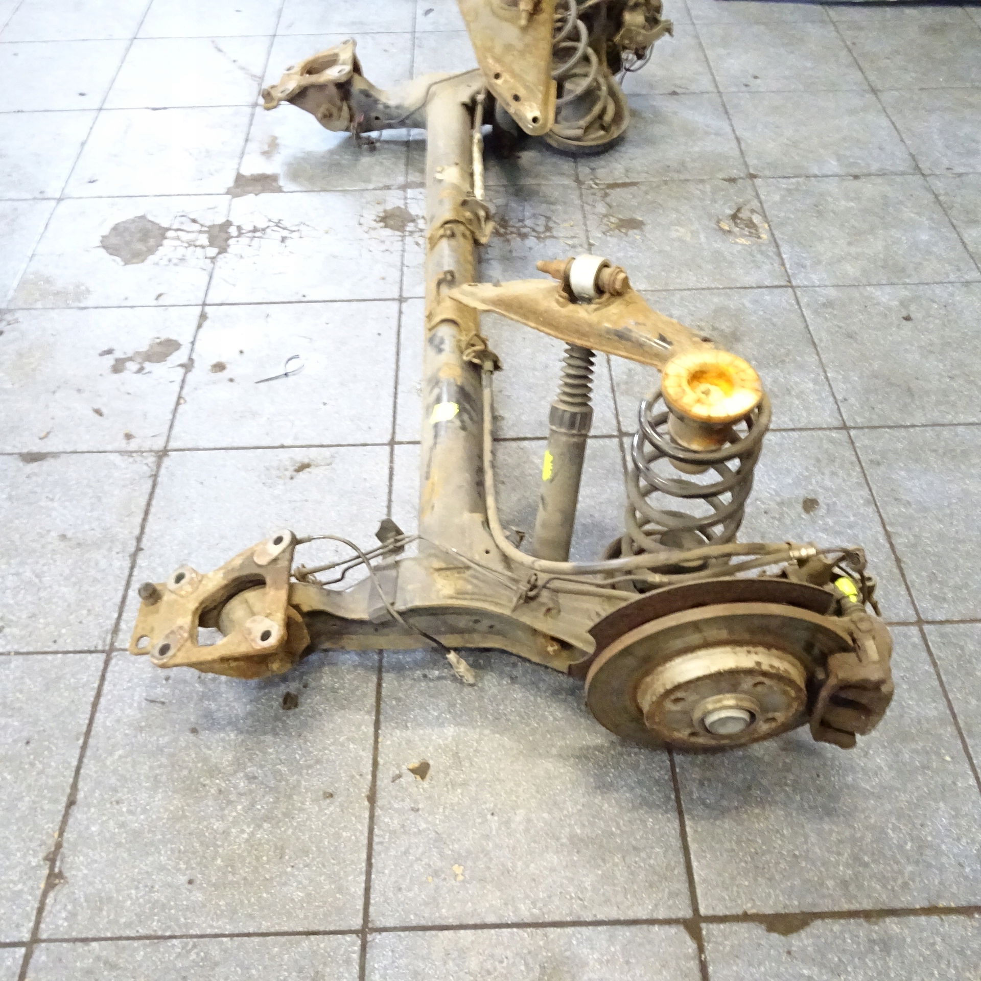 CITROEN C4 GRAND PICASSO axis rear sider