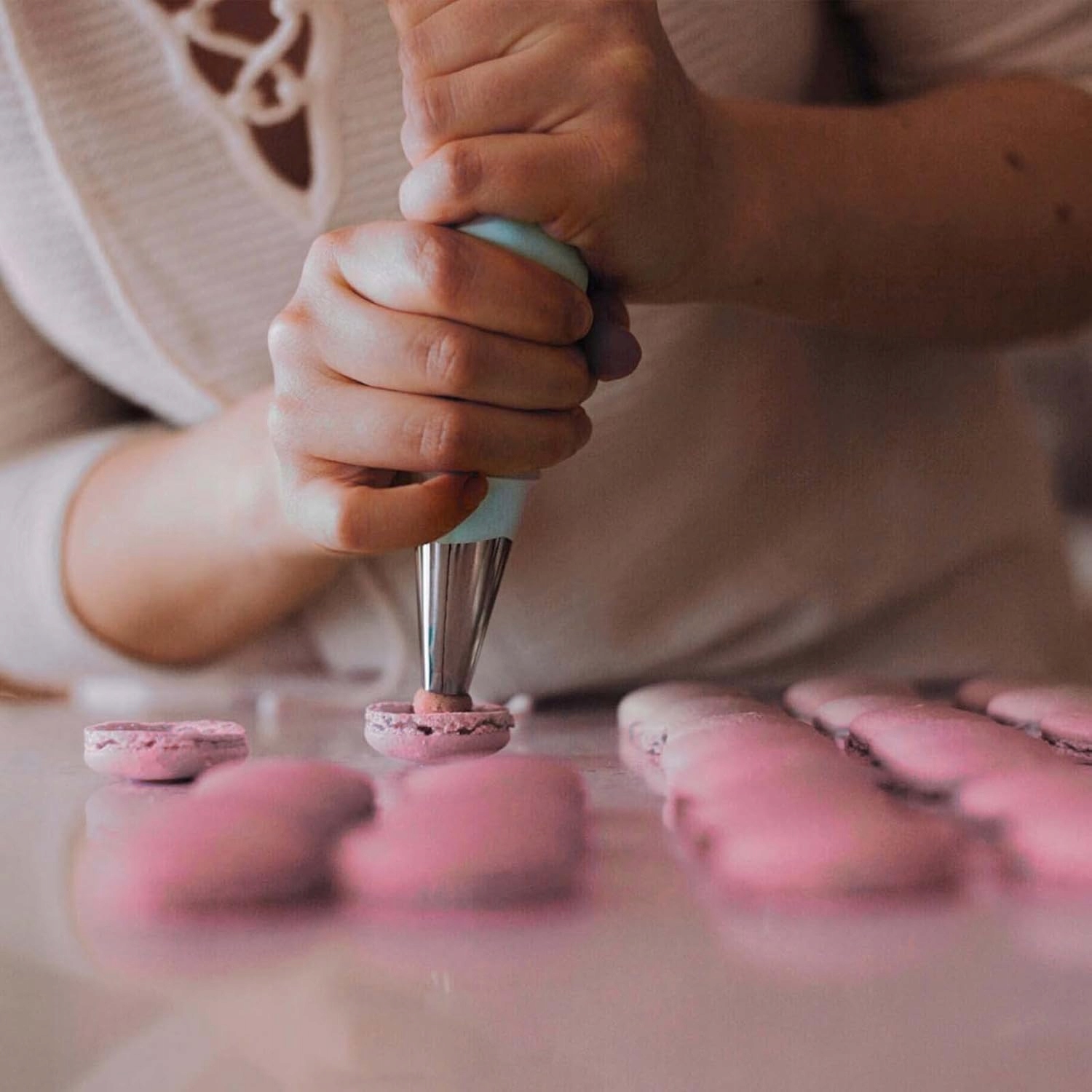 KOMPLET 20 KOŃCÓWEK DO DEKORACJI TORTÓW ZESTAW CUKIERNICZY RÓŻNE WZORY