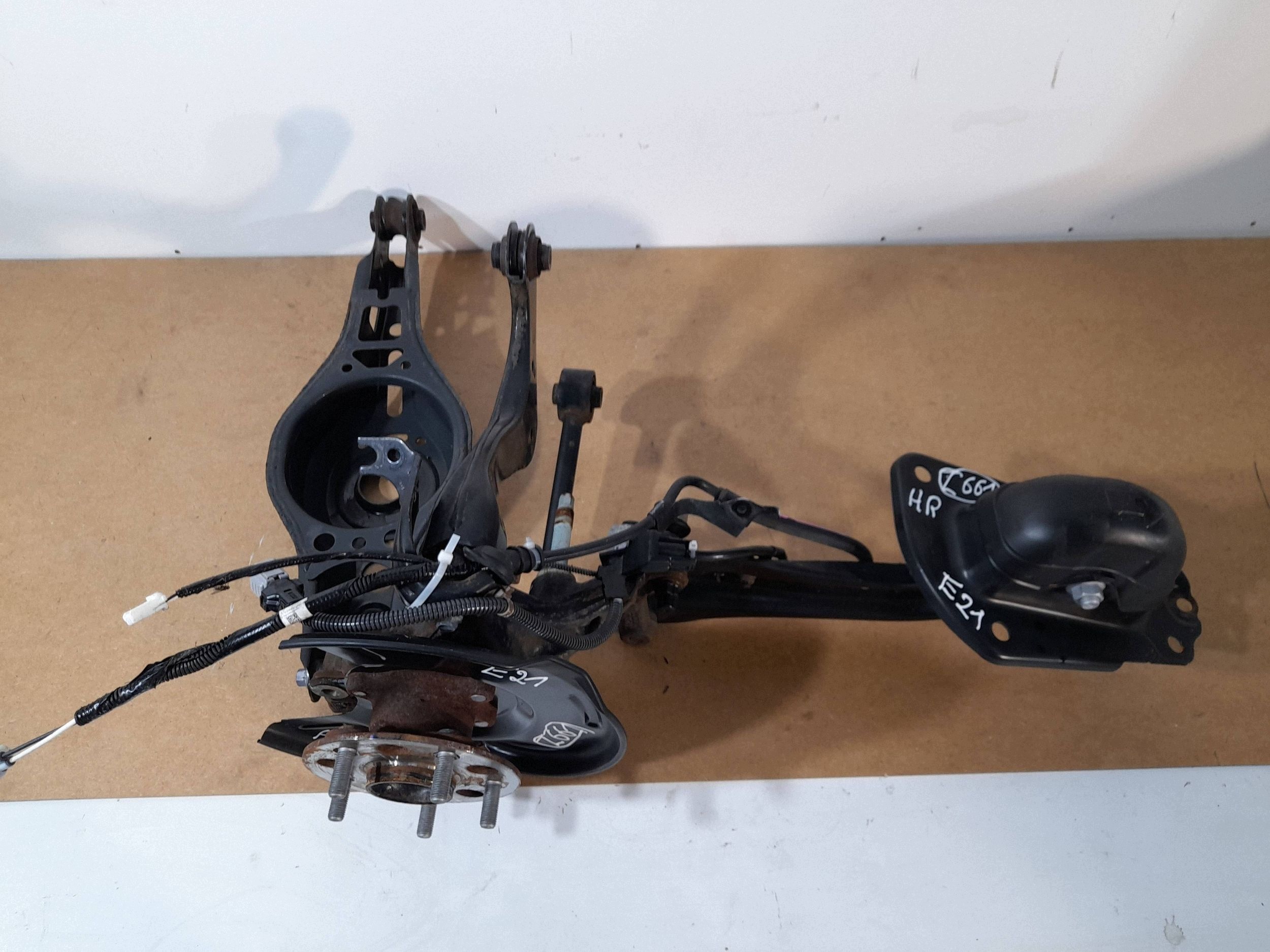 Toyota Corolla E21 swing rear right (Z661)