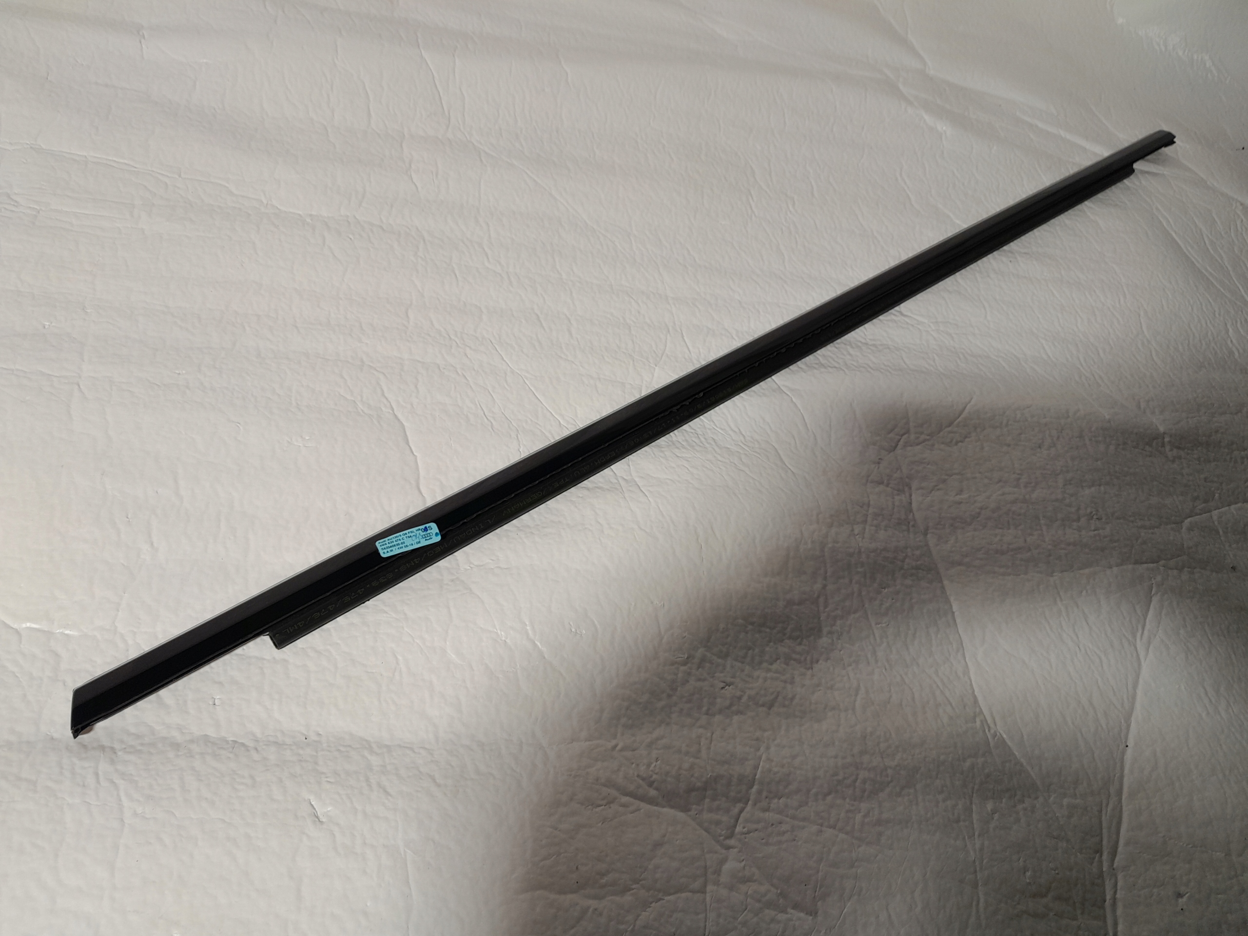 AUDI Q8 4M moulding dust door 4M8837476C