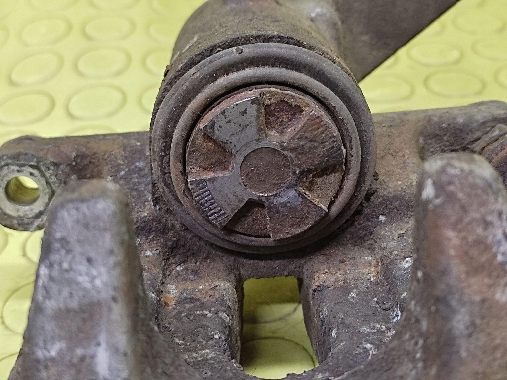 RENAULT SCENIC II 1.9 DCI caliper left rear part