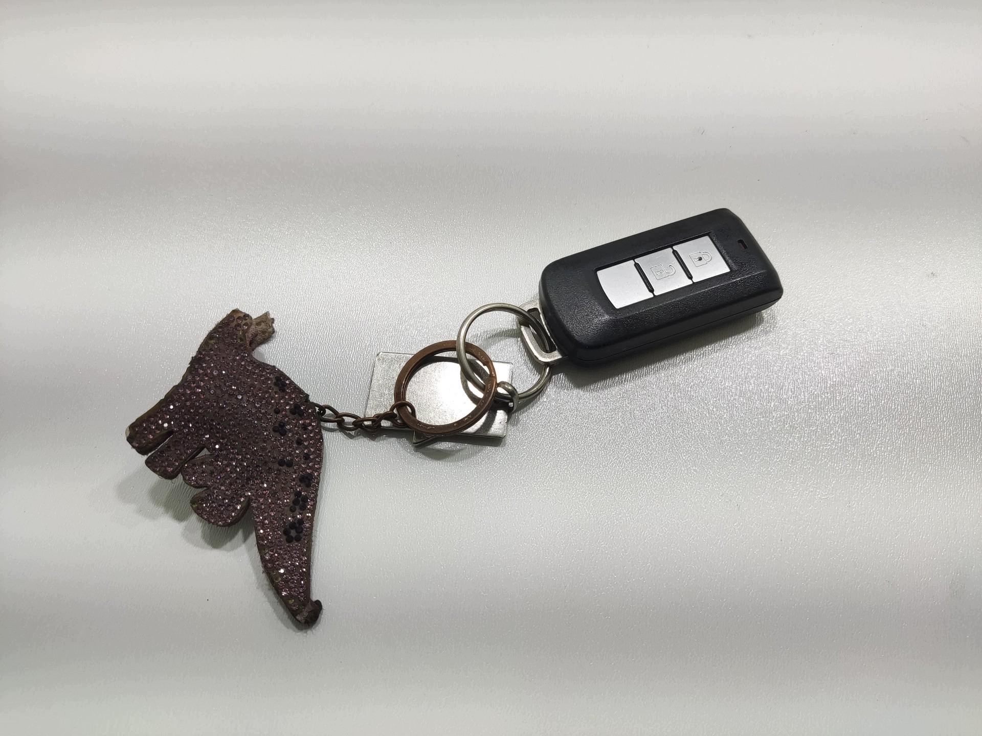 klíček PILOT obal MITSUBISHI ASX a 2010-2012 G8D-644M-KEY-E2