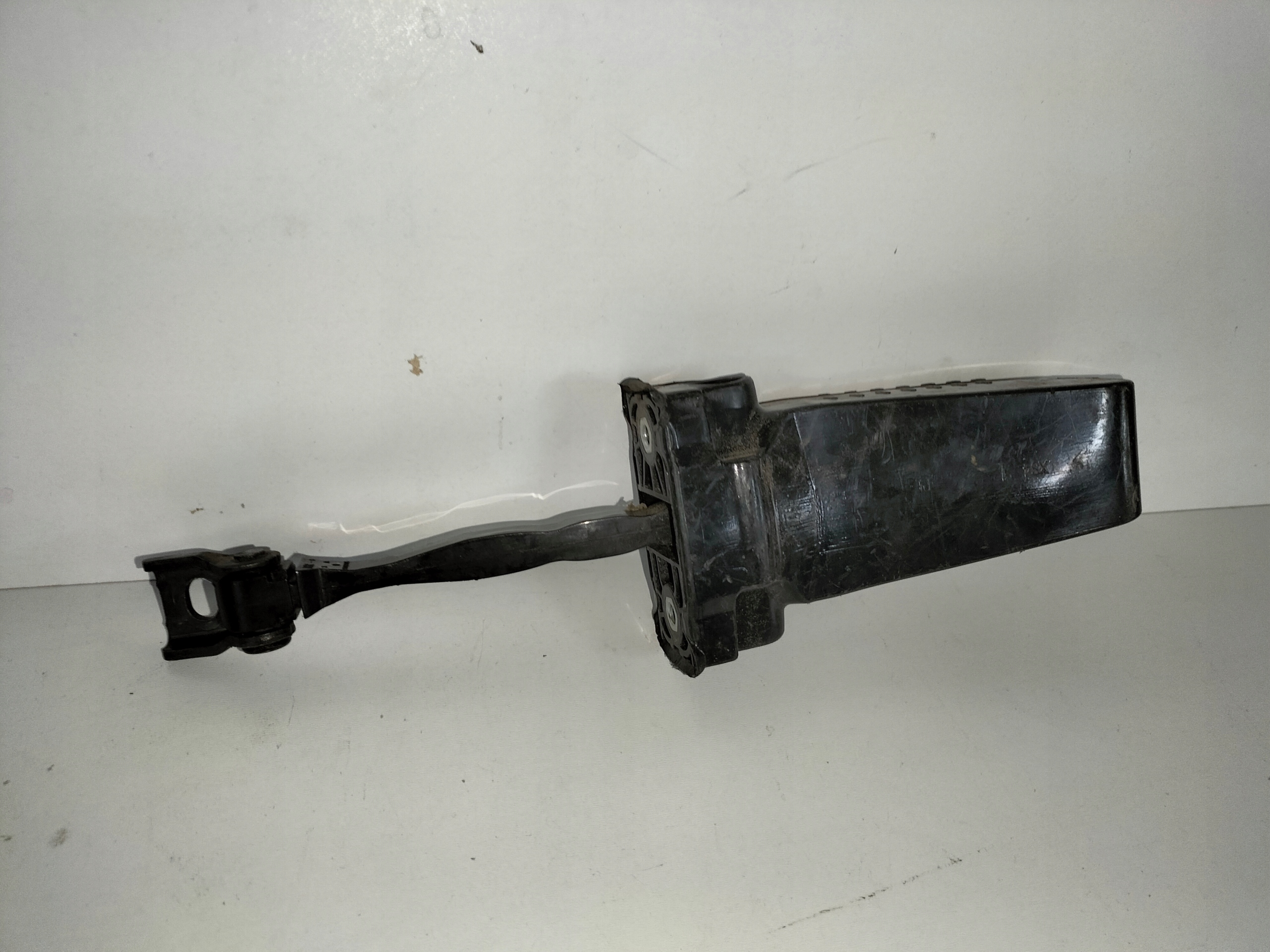 limiter door rear part SKODA OCTAVIA III 13