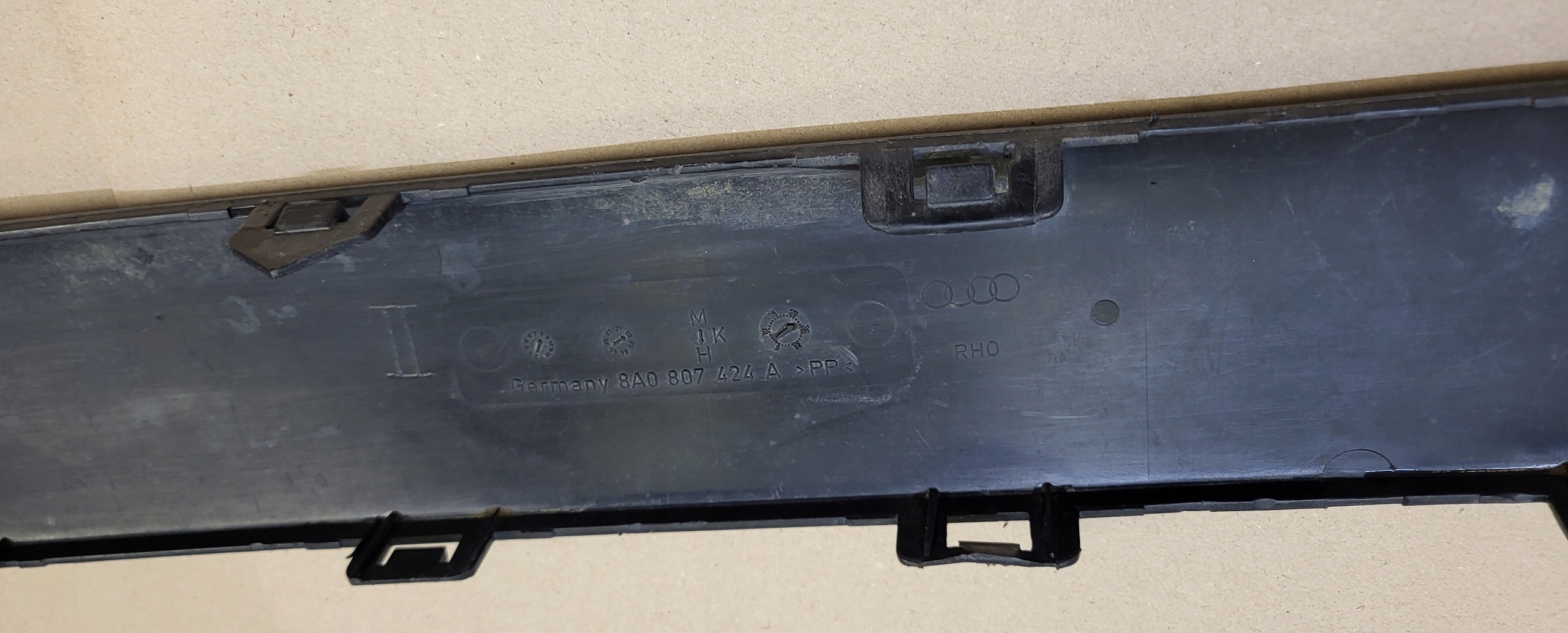 modanatura Paraurti posteriore AUDI 80 B4 8A0807424A Originale