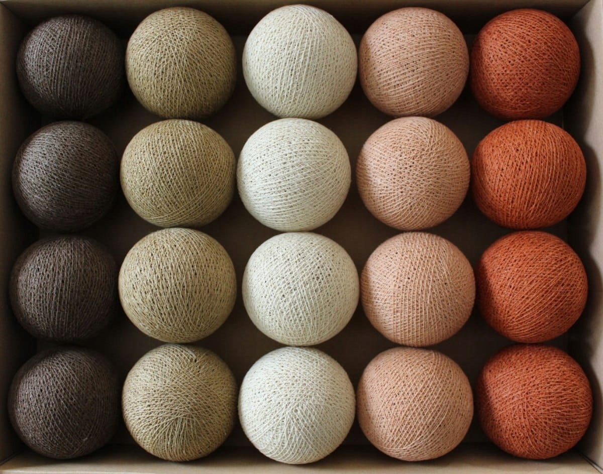 

Zestaw lampek Cotton Balls Toffie Cake 20 kul