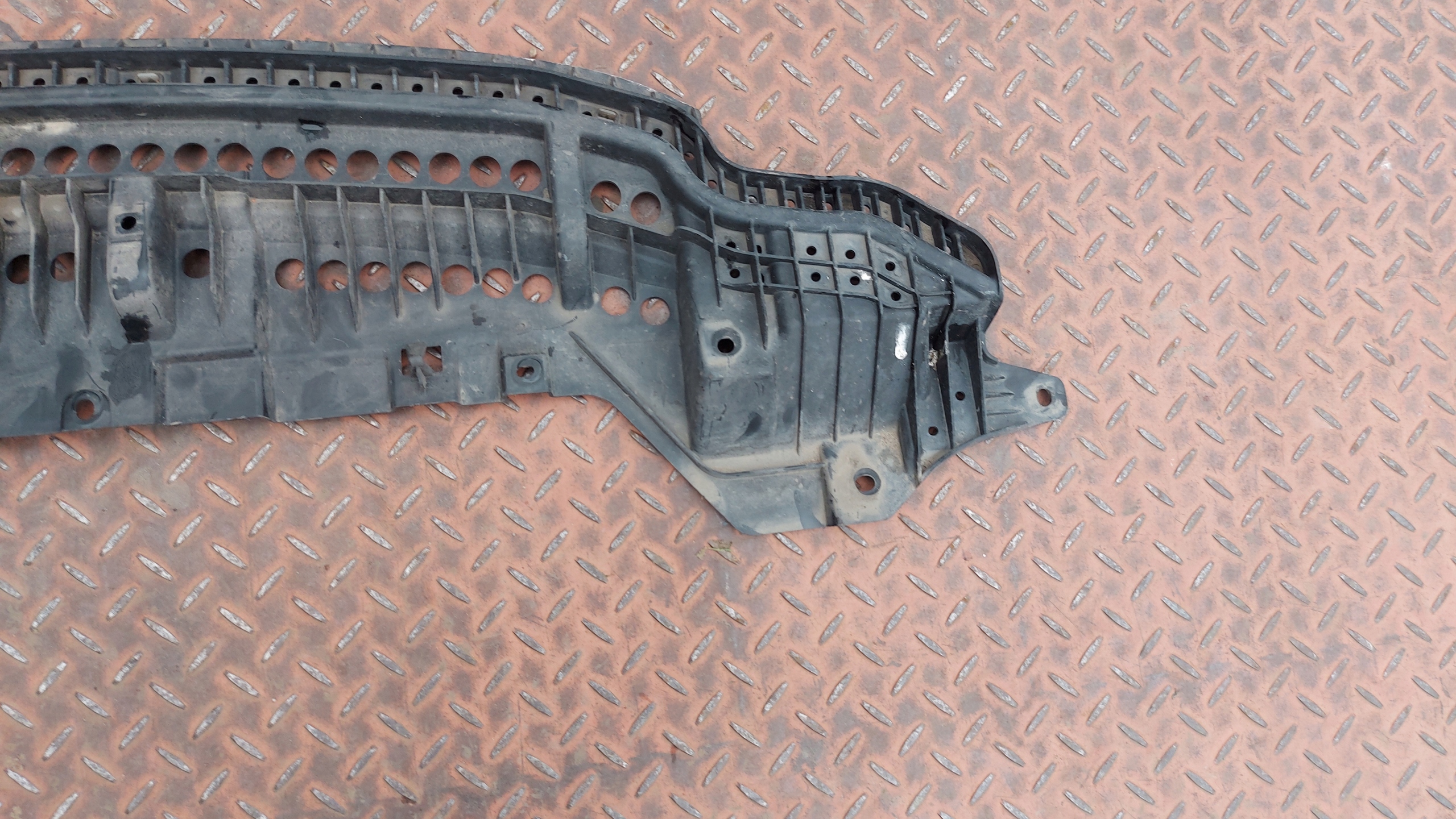 ABSORBER cover below bumper TOYOTA COROLLA E16 13