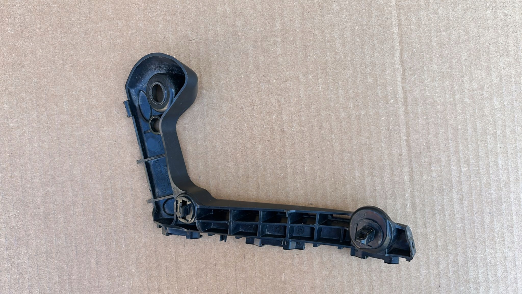 bumper bracket left front front TOYOTA COROLLA E21 19- KOMBI HB
