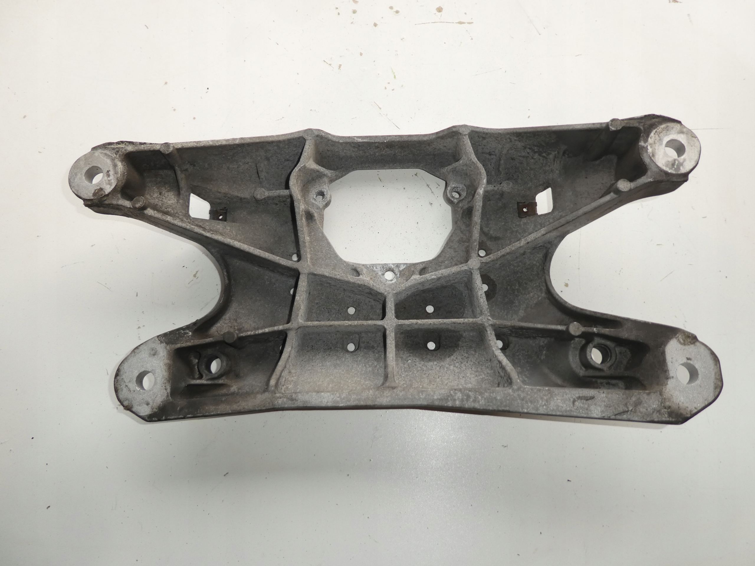 AUDI A4 B8 A5 SUPPORTO CAMBIO INGRANAGGI 8K0399263AF