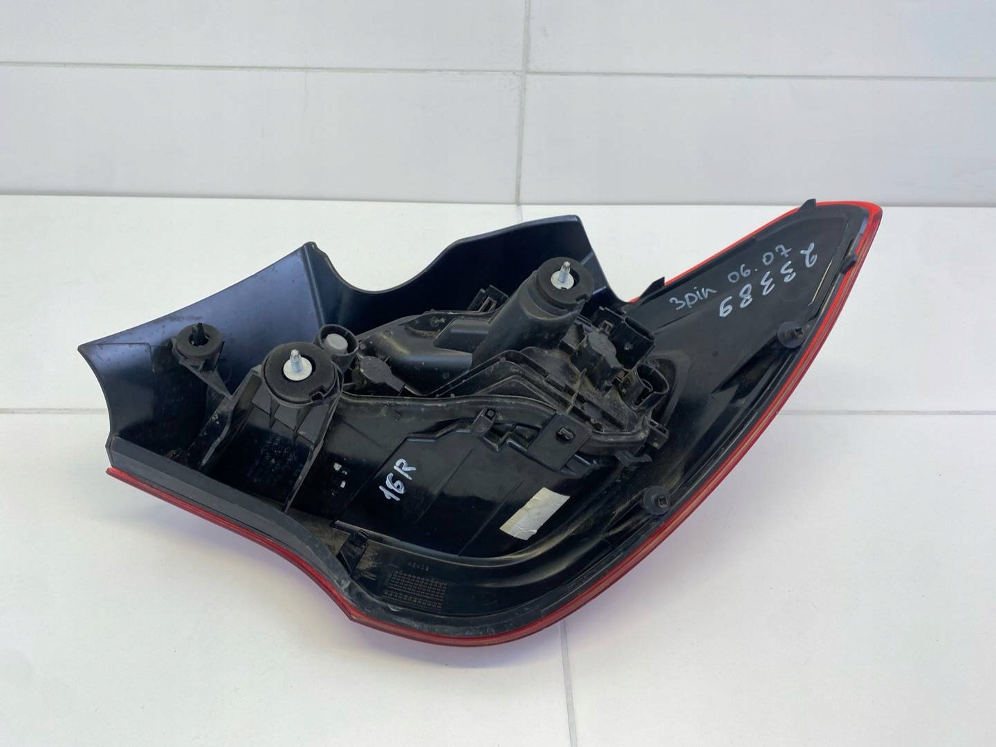 light rear left side Opel Corsa E 2016 39012621