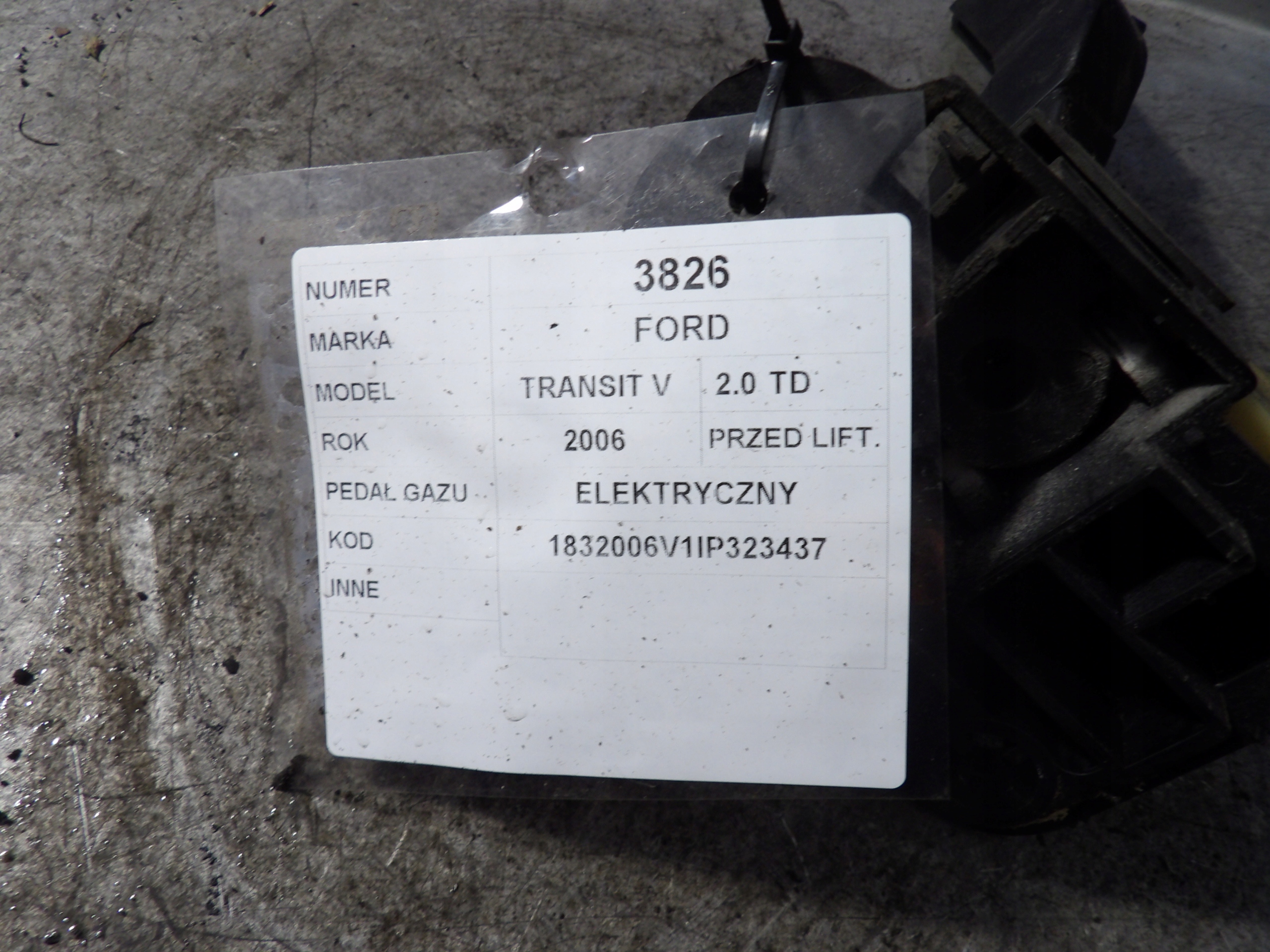 Ford Transit V pedala gasa